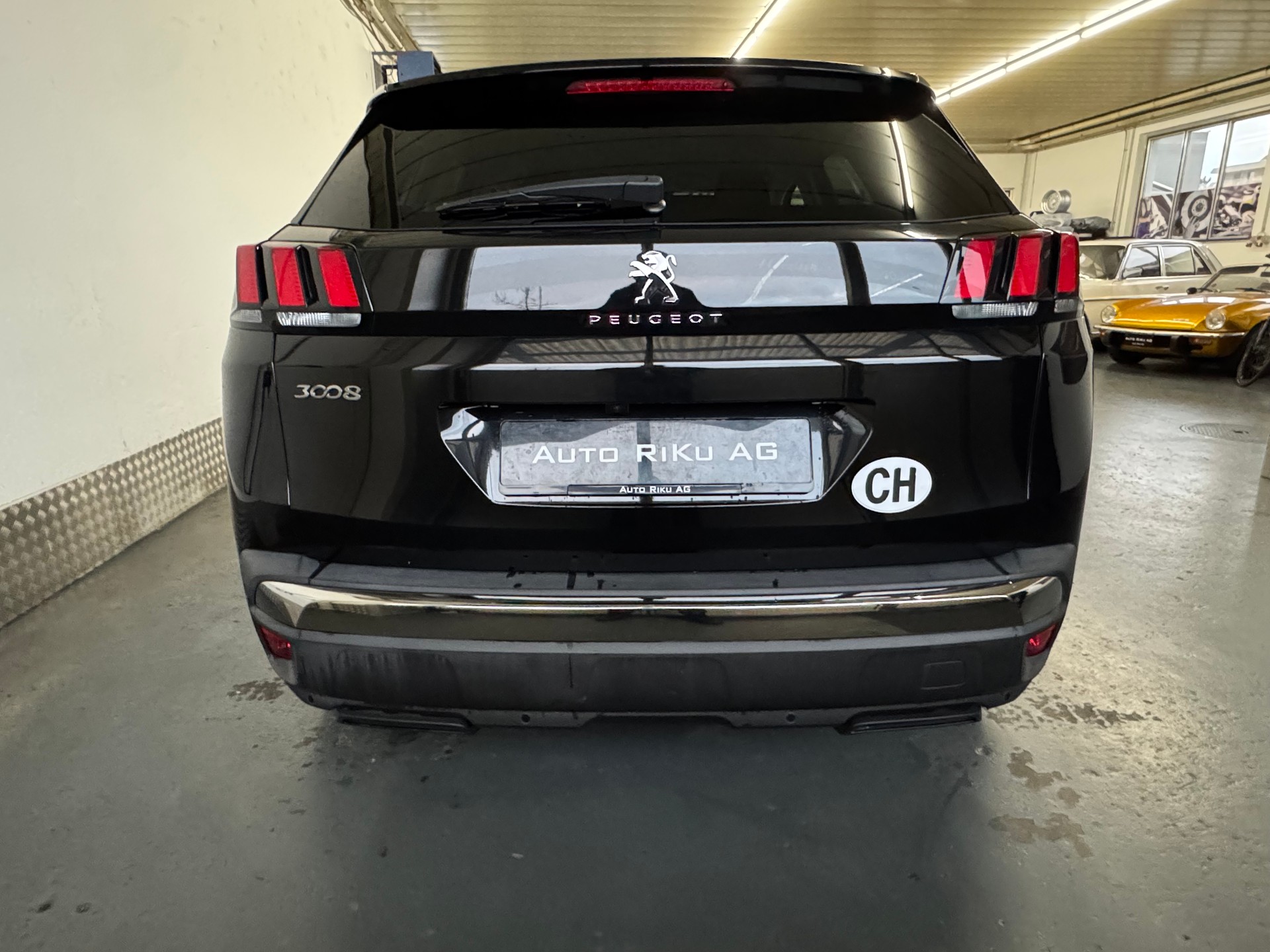 PEUGEOT 3008 2.0 BlueHDi Allure-image-10
