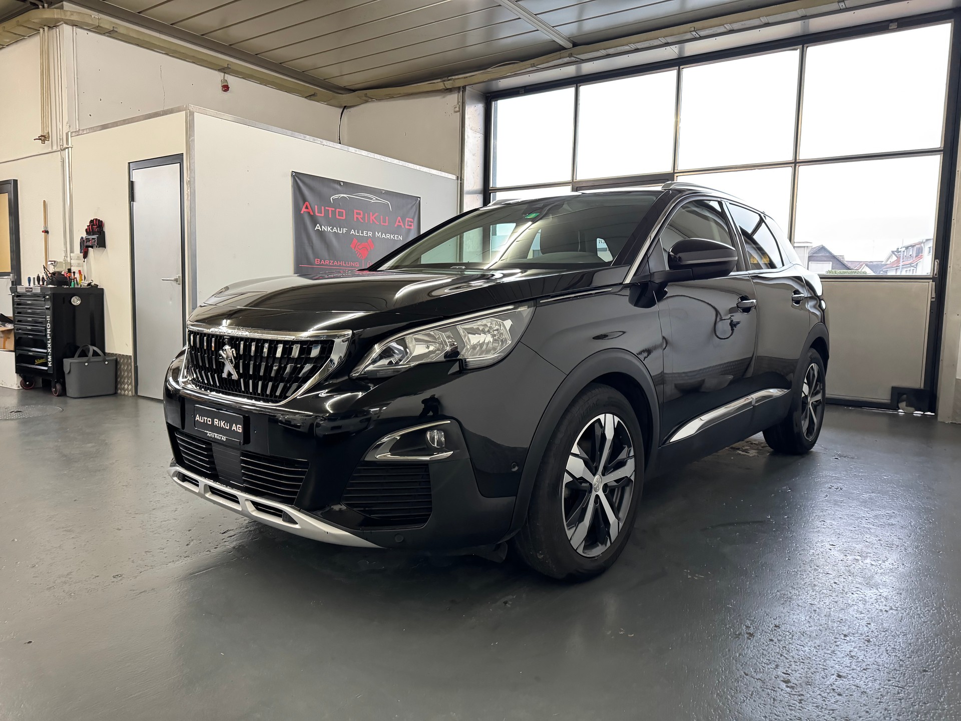 PEUGEOT 3008 2.0 BlueHDi Allure-image-5