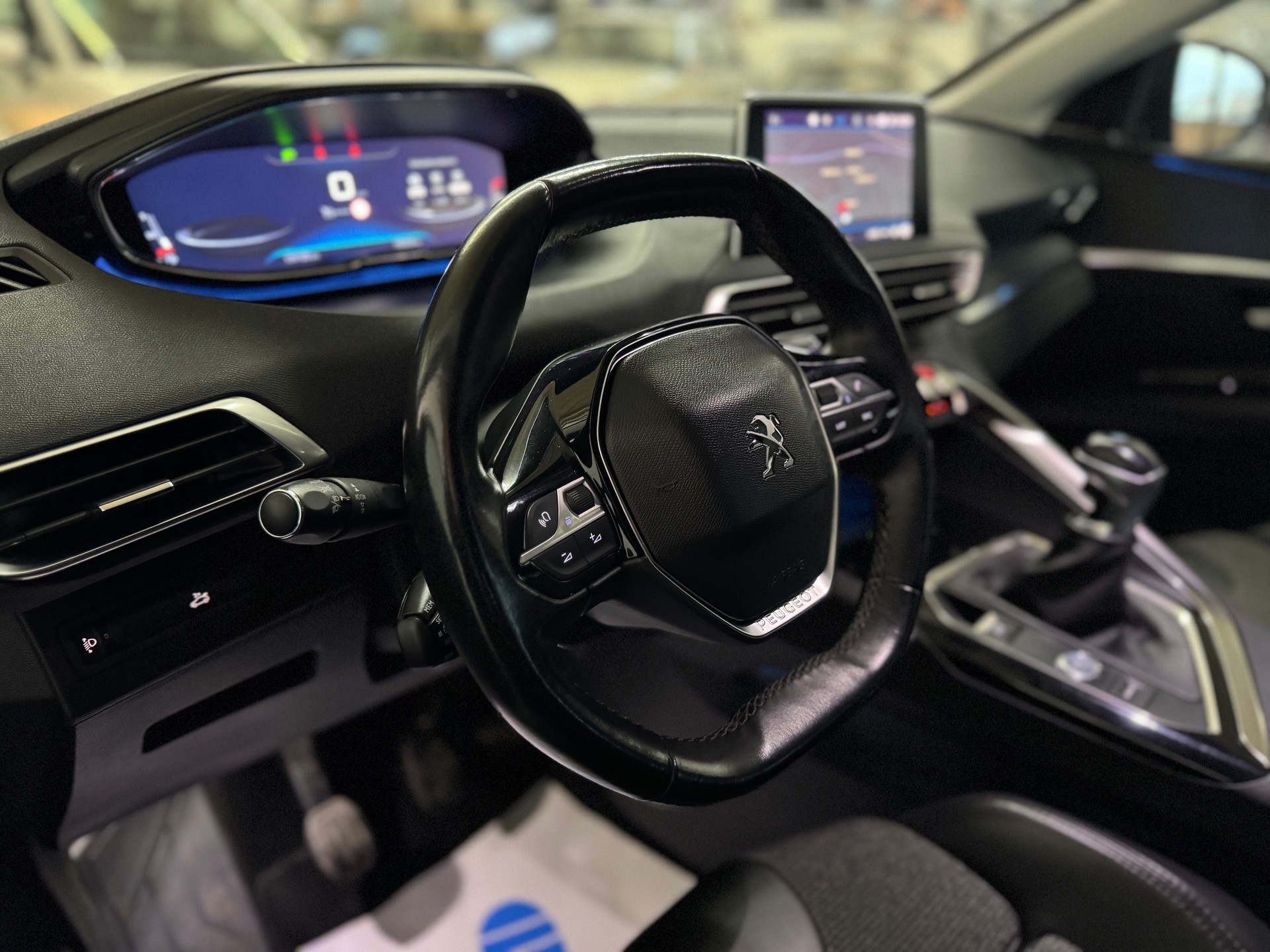 PEUGEOT 3008 2.0 BlueHDi Allure-image-14