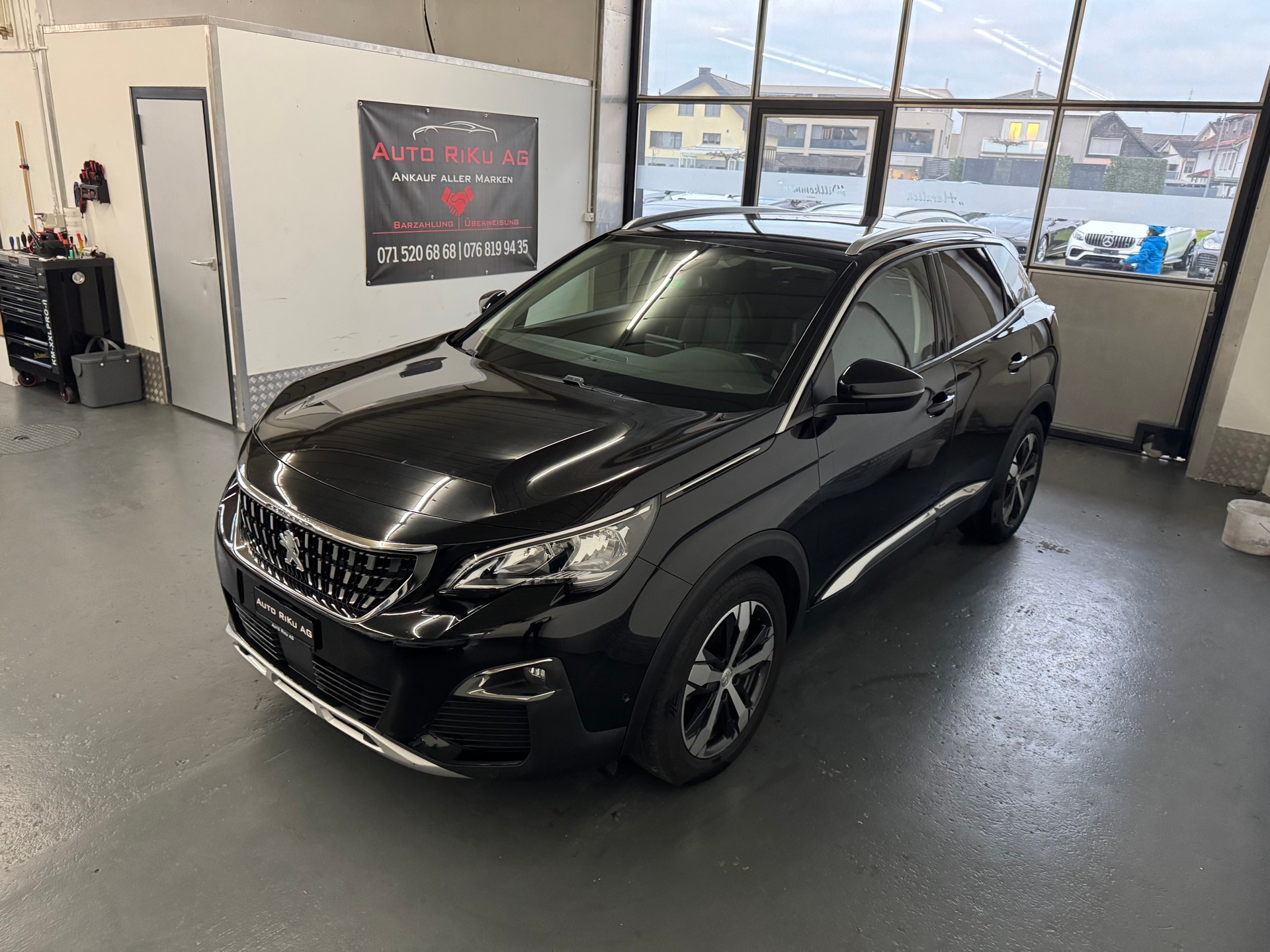 PEUGEOT 3008 2.0 BlueHDi Allure-image-4