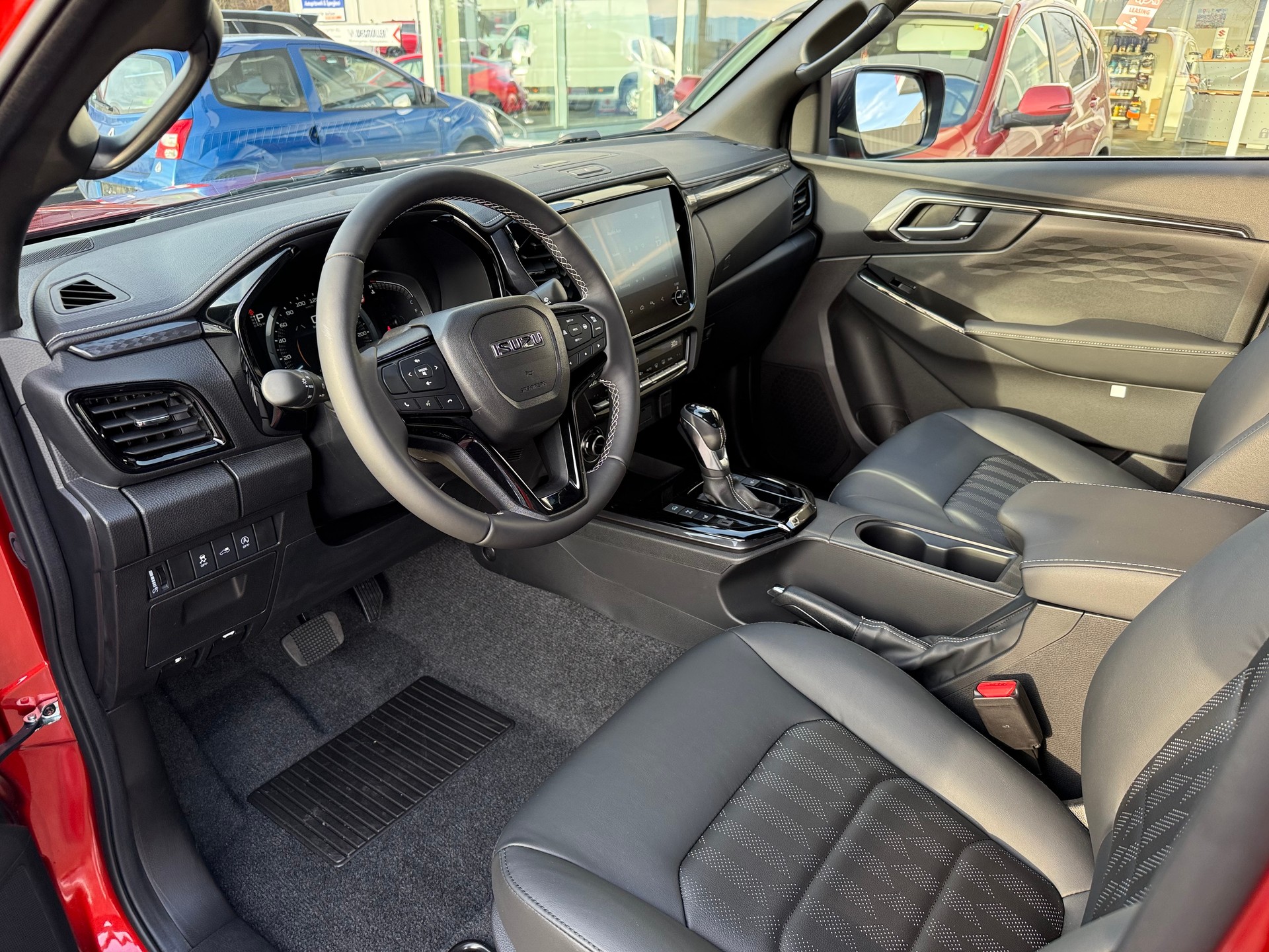 ISUZU D-MAX 1.9 CrewCab N60 Nitro Sport 4x4 Automat 5 JAHRE GARANTIE Nur bei Garage Zöllig - Finanzierung OHNE Zins möglich!-image-7