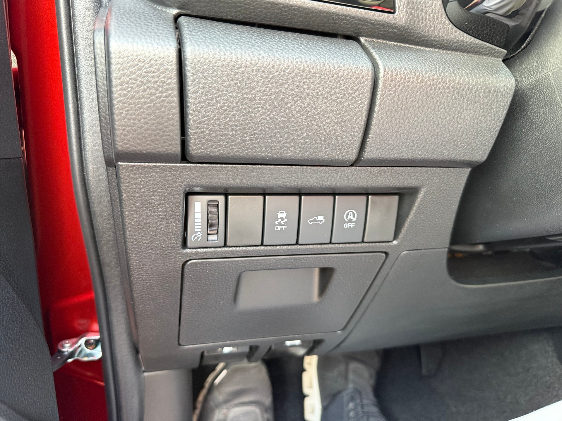 ISUZU D-MAX 1.9 CrewCab N60 Nitro Sport 4x4 Automat 5 JAHRE GARANTIE Nur bei Garage Zöllig - Finanzierung OHNE Zins möglich!-image-18
