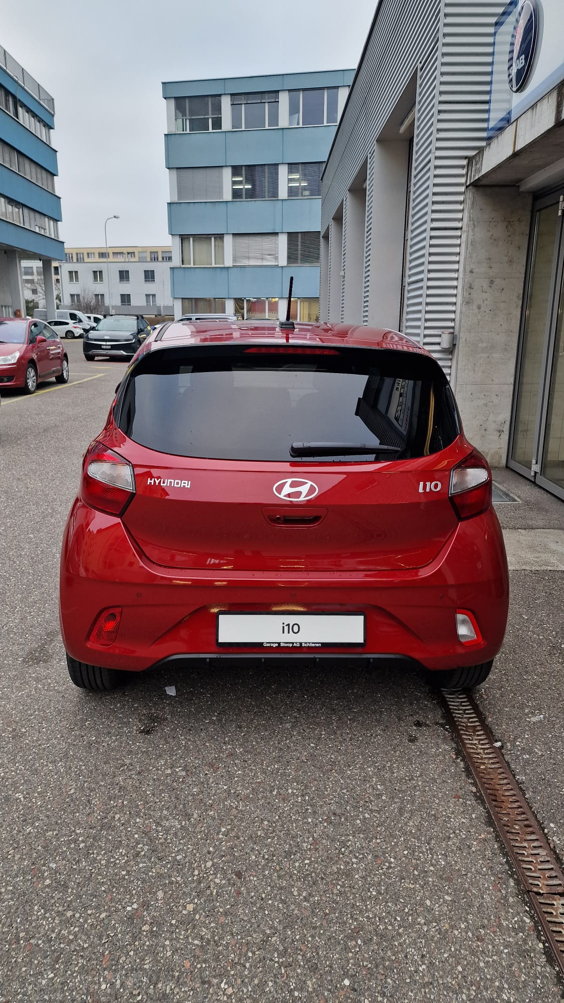 HYUNDAI i10 1.2 Amplia AMT5-image-3