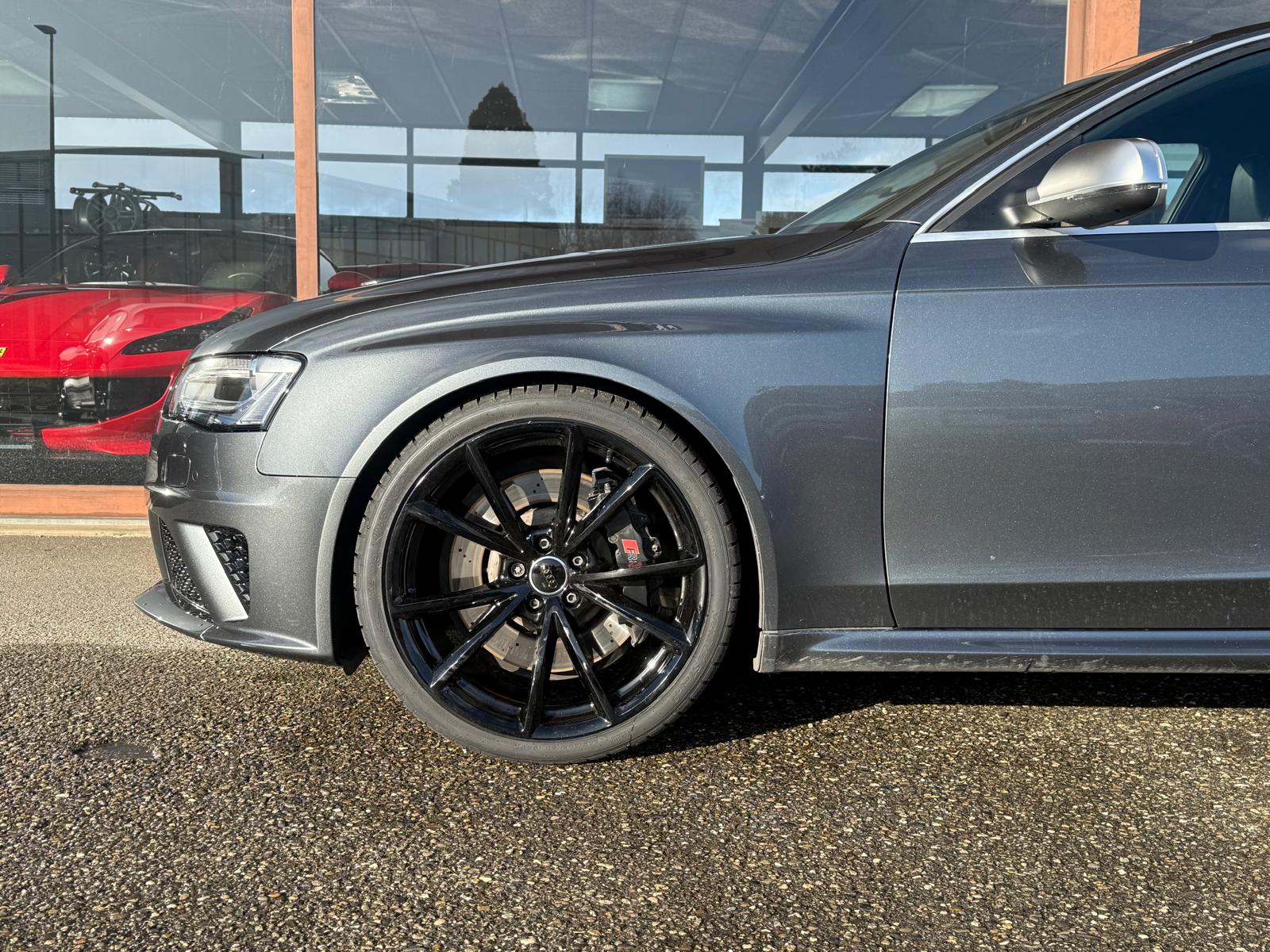 AUDI RS4 Avant 4.2 FSI V8 quattro S-tronic-image-5