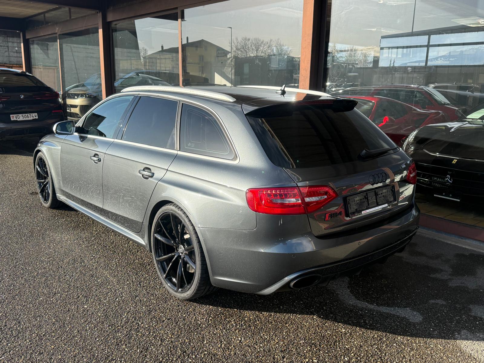 AUDI RS4 Avant 4.2 FSI V8 quattro S-tronic-image-3