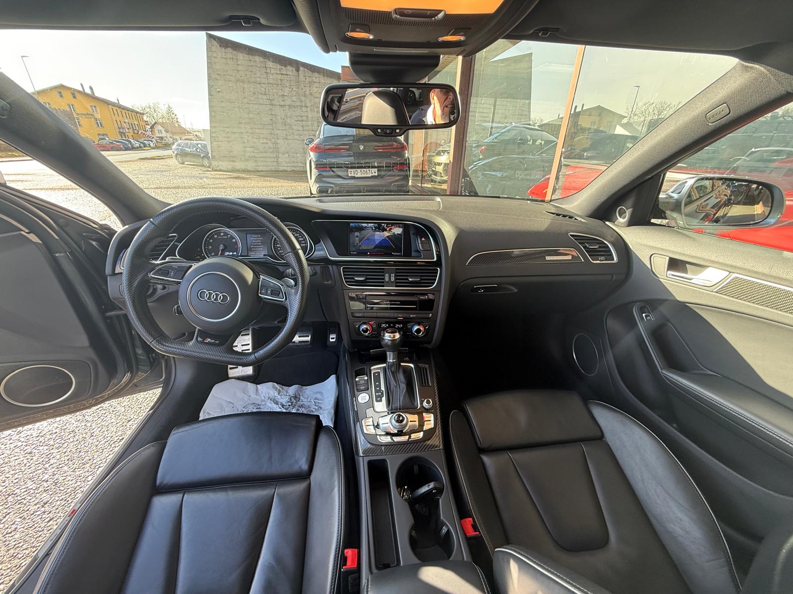AUDI RS4 Avant 4.2 FSI V8 quattro S-tronic-image-8
