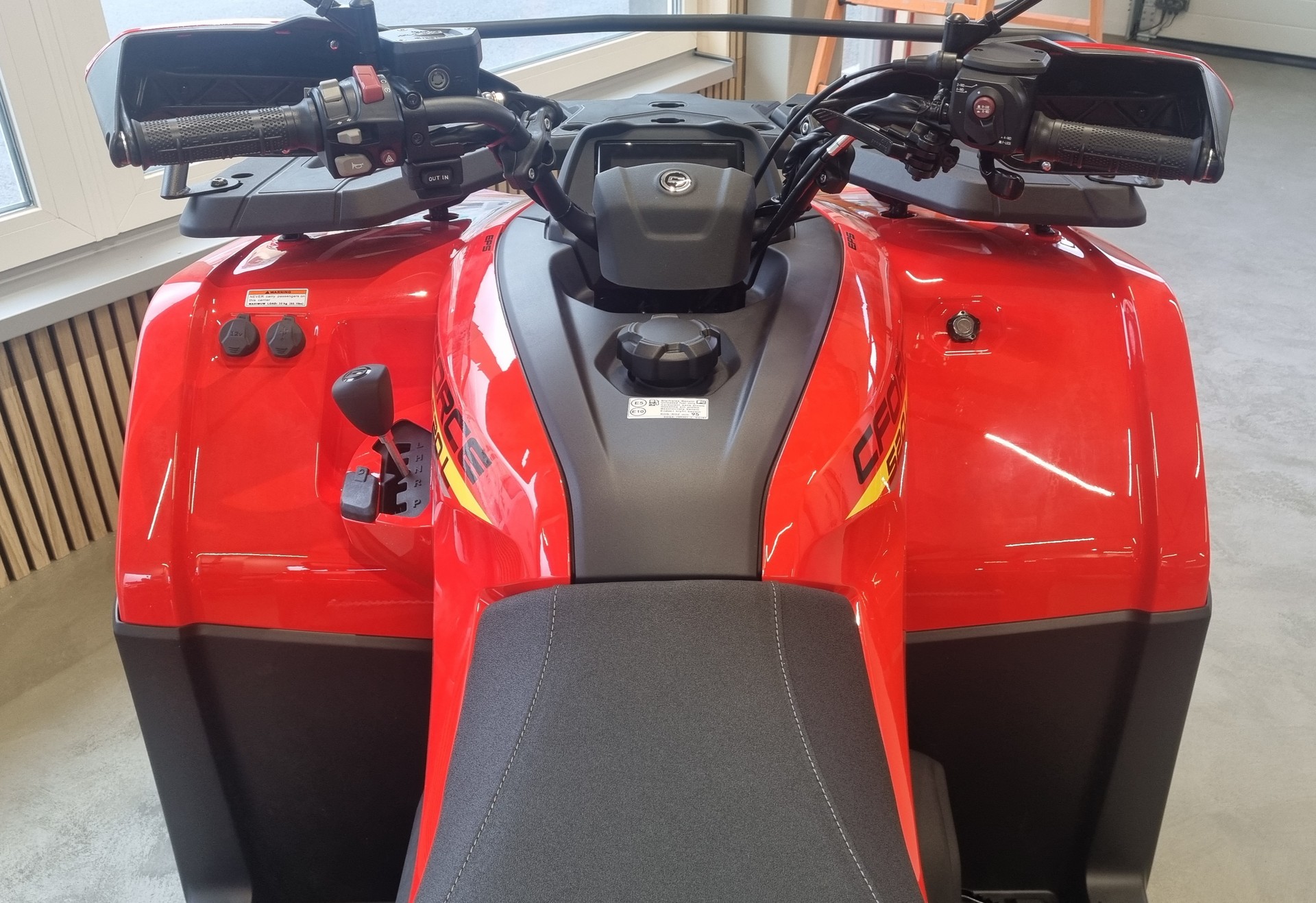 CF MOTO Ab MFK mit L7e Kleinmotorfahrzeug 90km/h-showroom-element-2