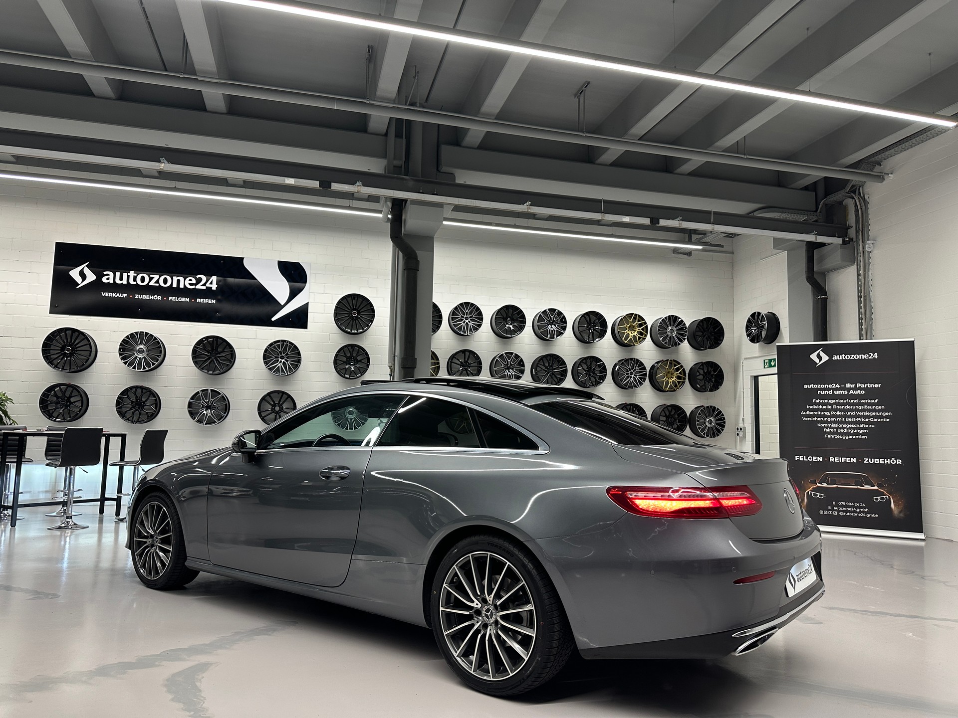MERCEDES-BENZ E 220 d Avantgarde Coupé-image-10