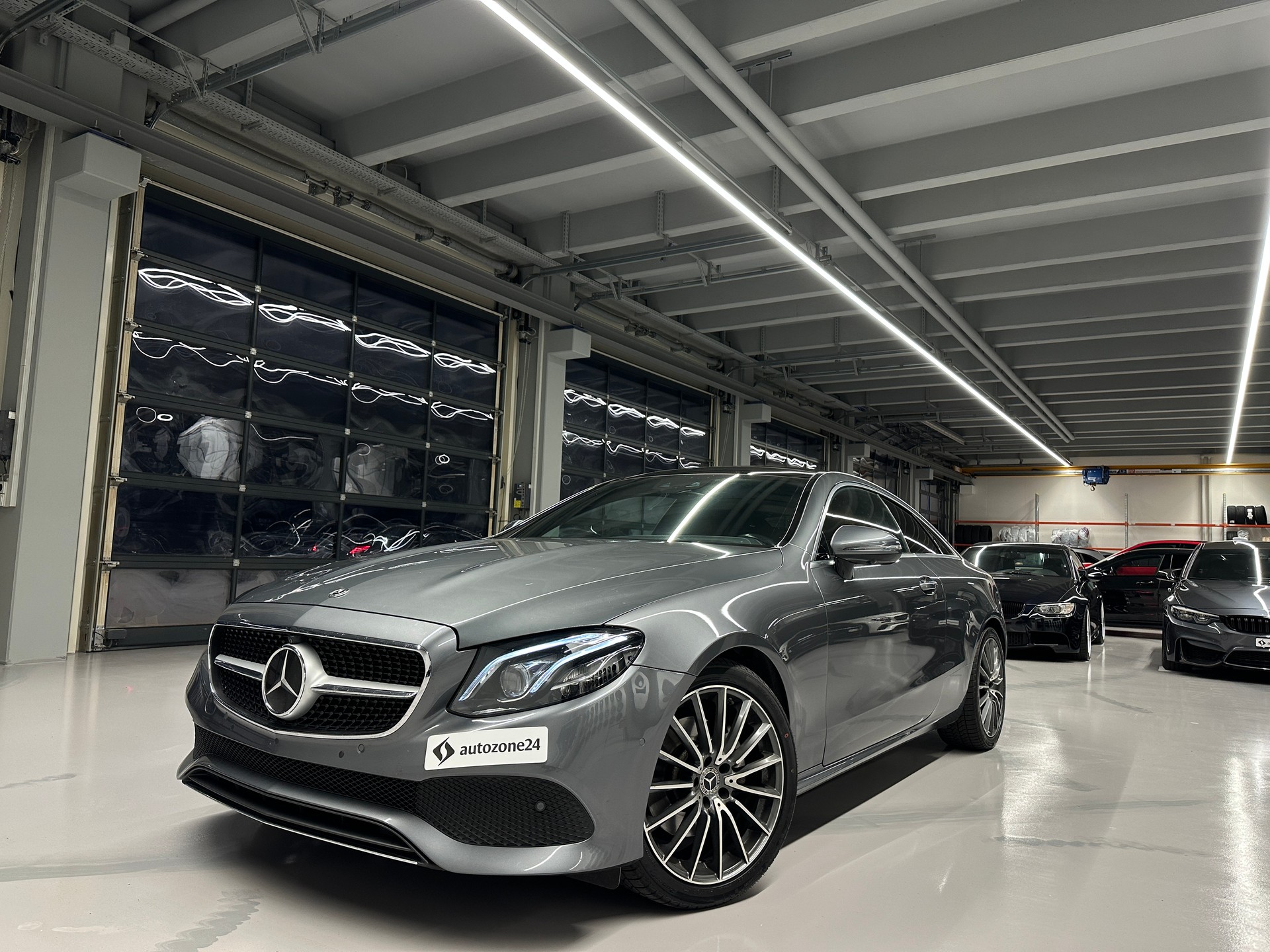 MERCEDES-BENZ E 220 d Avantgarde Coupé-image-4