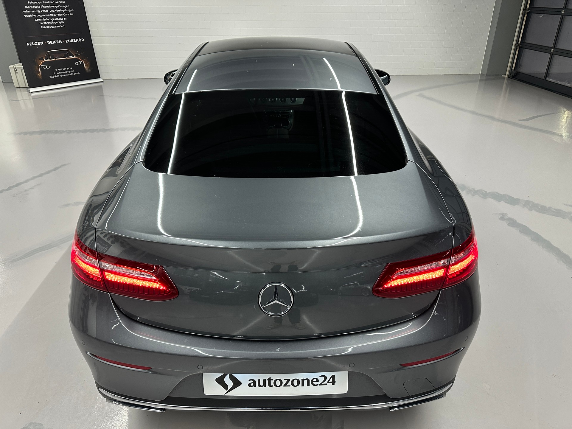 MERCEDES-BENZ E 220 d Avantgarde Coupé-image-5