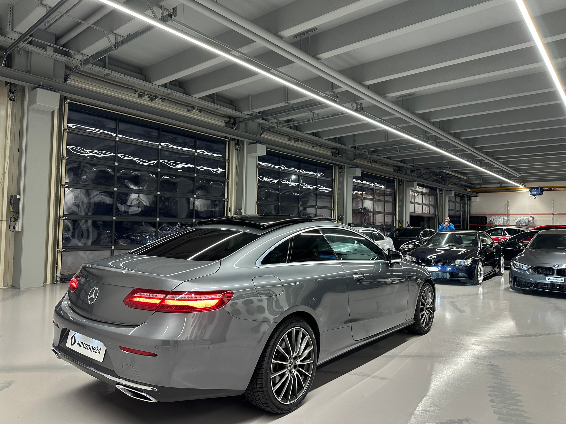 MERCEDES-BENZ E 220 d Avantgarde Coupé-image-8
