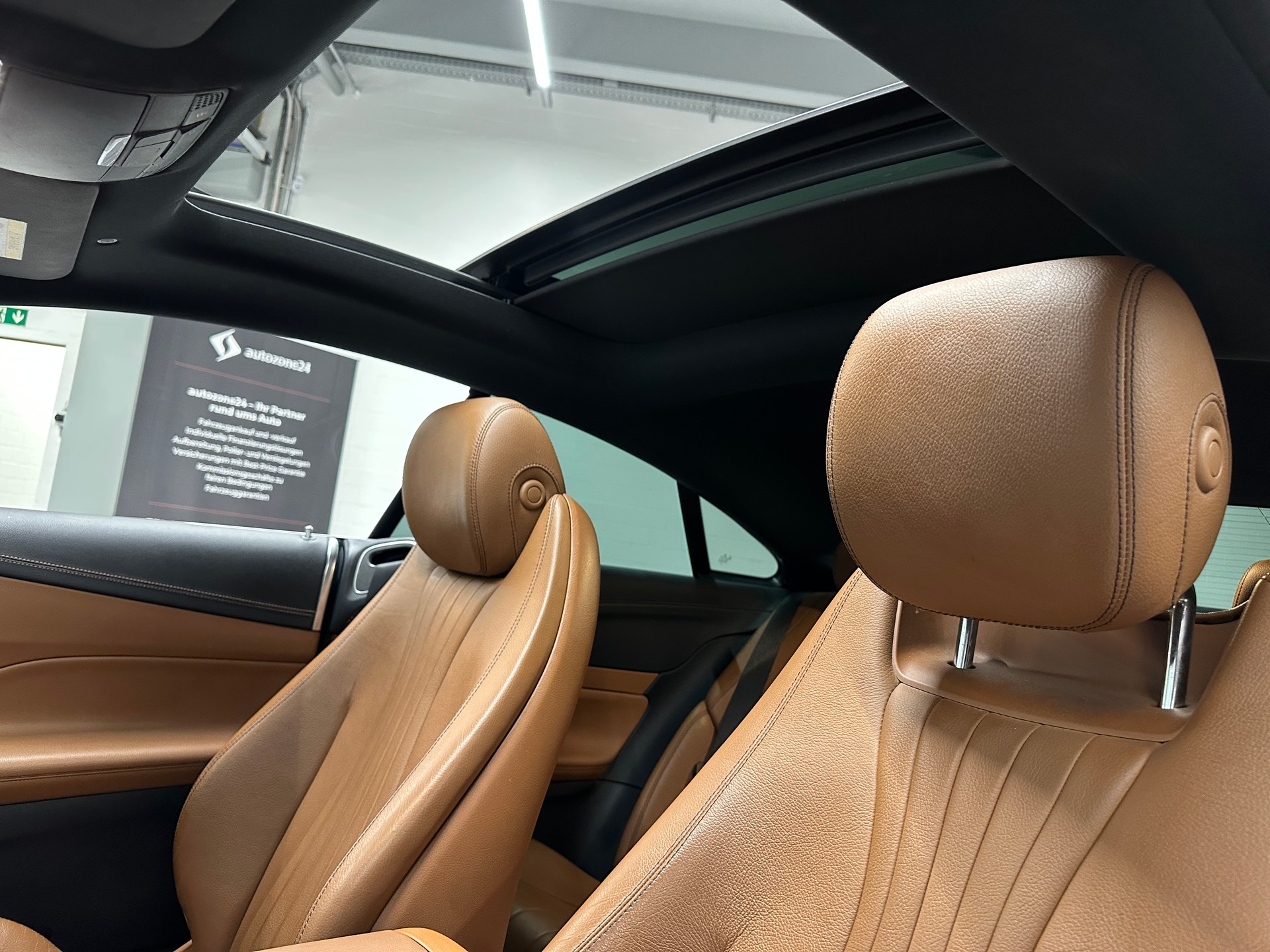 MERCEDES-BENZ E 220 d Avantgarde Coupé-image-14