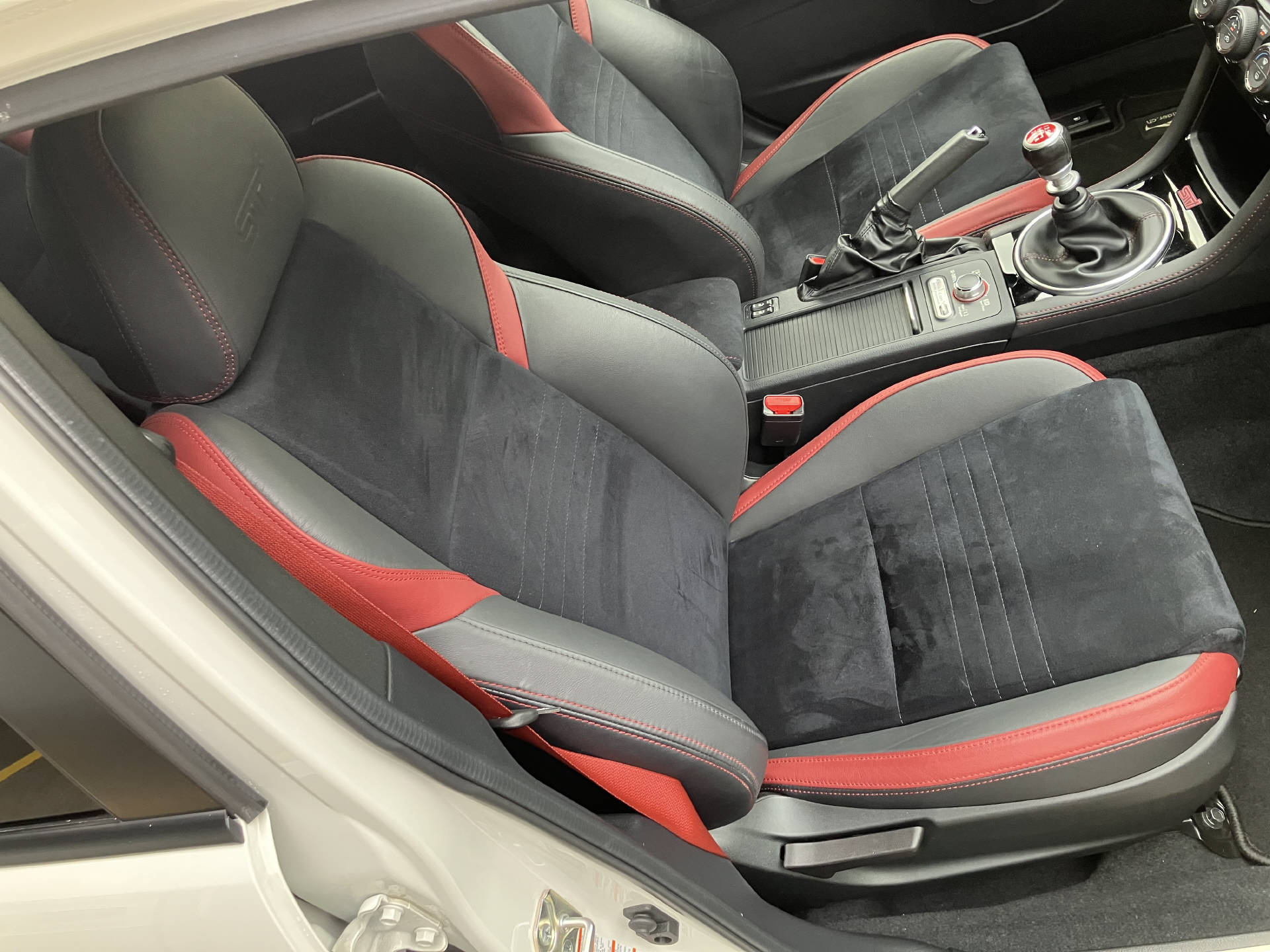 SUBARU WRX STI 2.5 T Ultimate Edition-image-4