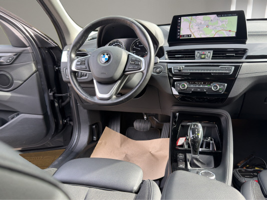 BMW X1 xDrive 18d Sport Line-image-14