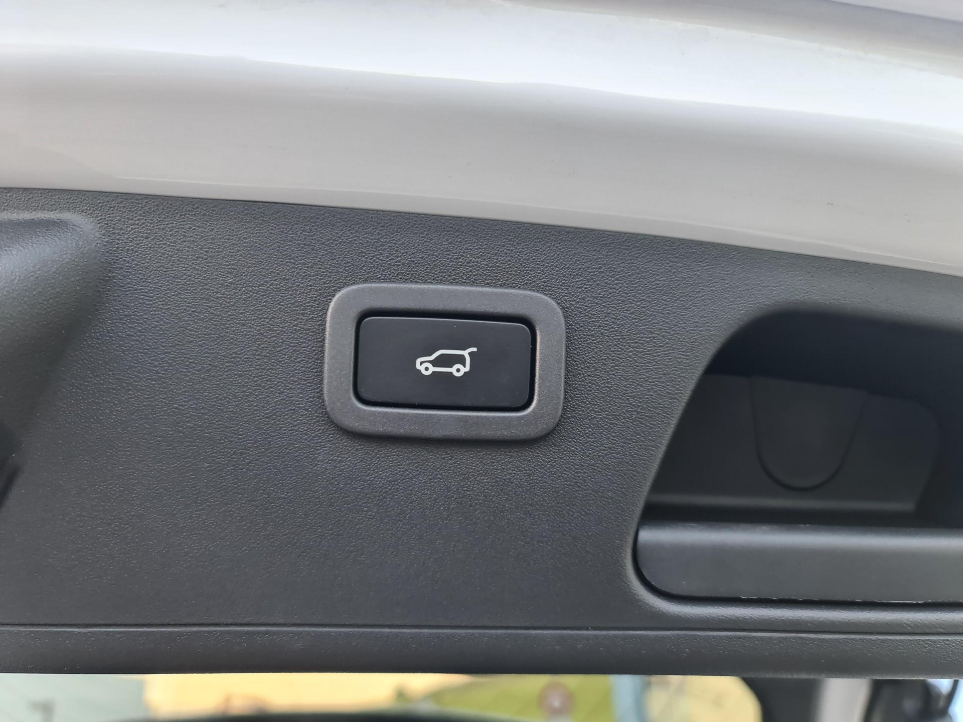JAGUAR E-Pace 2.0 P250 R-Dynamic SE AWD Automatik-image-14