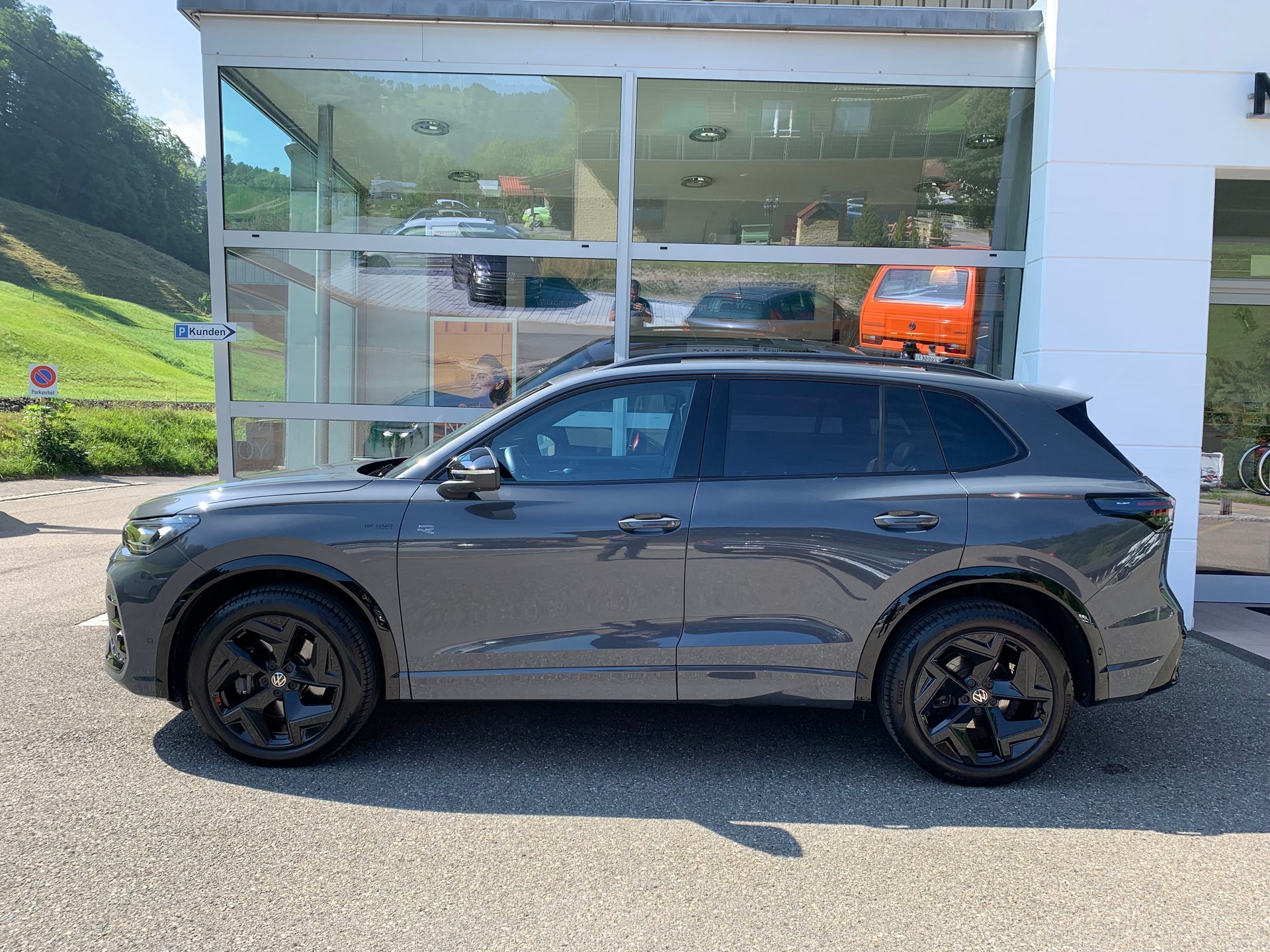 VW Tiguan 2.0 TDI SCR R-Line 4Motion DSG-showroom-element-3