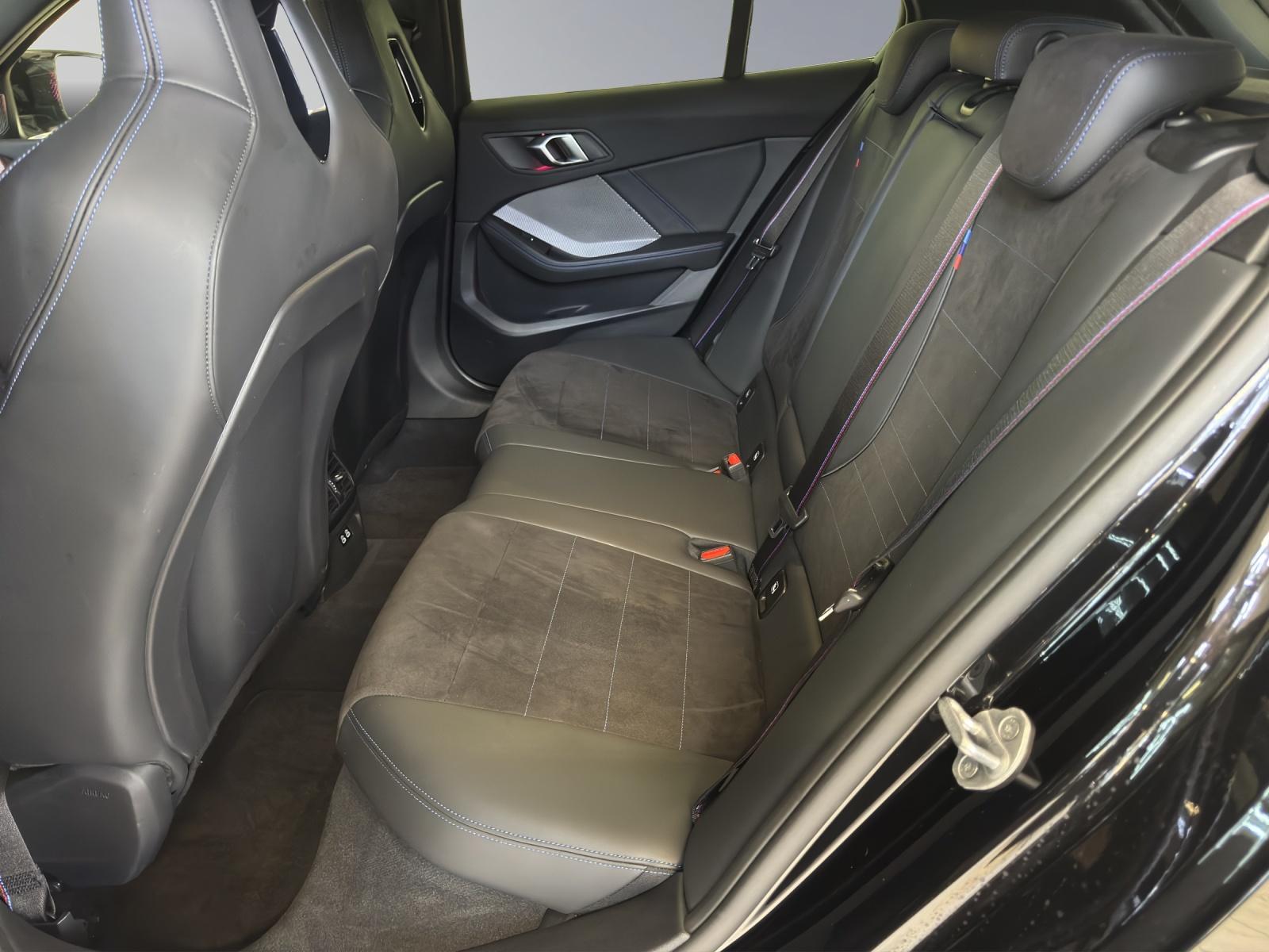 BMW M135i xDrive M Sportpaket Pro-image-16