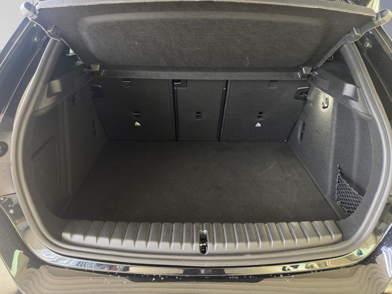 BMW M135i xDrive M Sportpaket Pro-image-17
