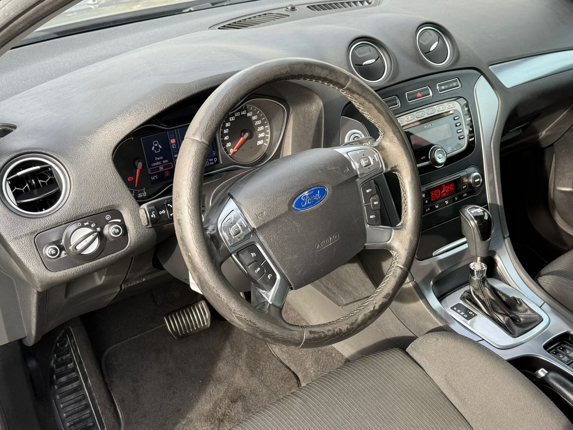 FORD Mondeo 2.0 EcoBoost SCTi Titanium PowerShift-image-11