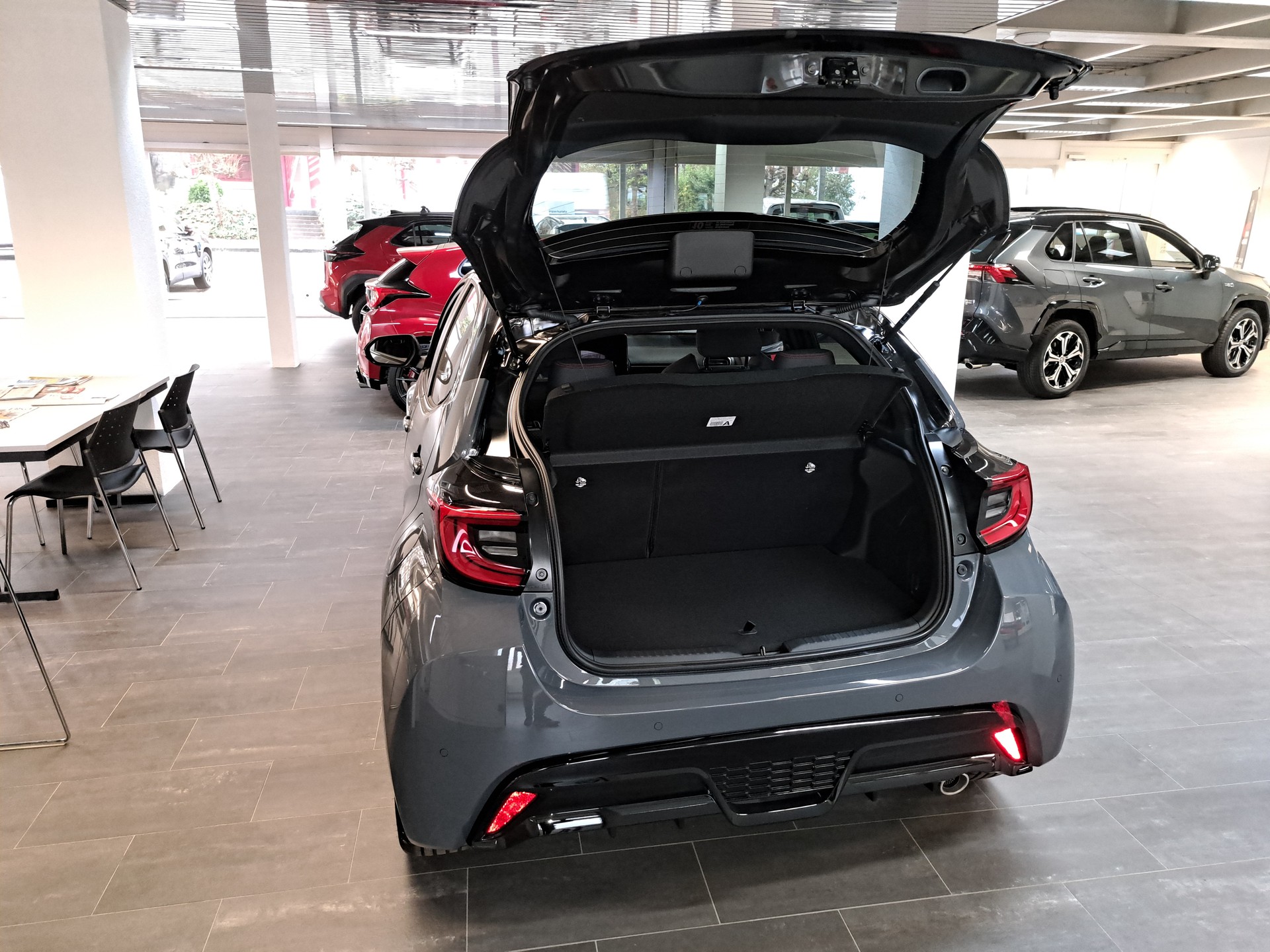TOYOTA Yaris 1.5 GR Sport e-CVT-image-8