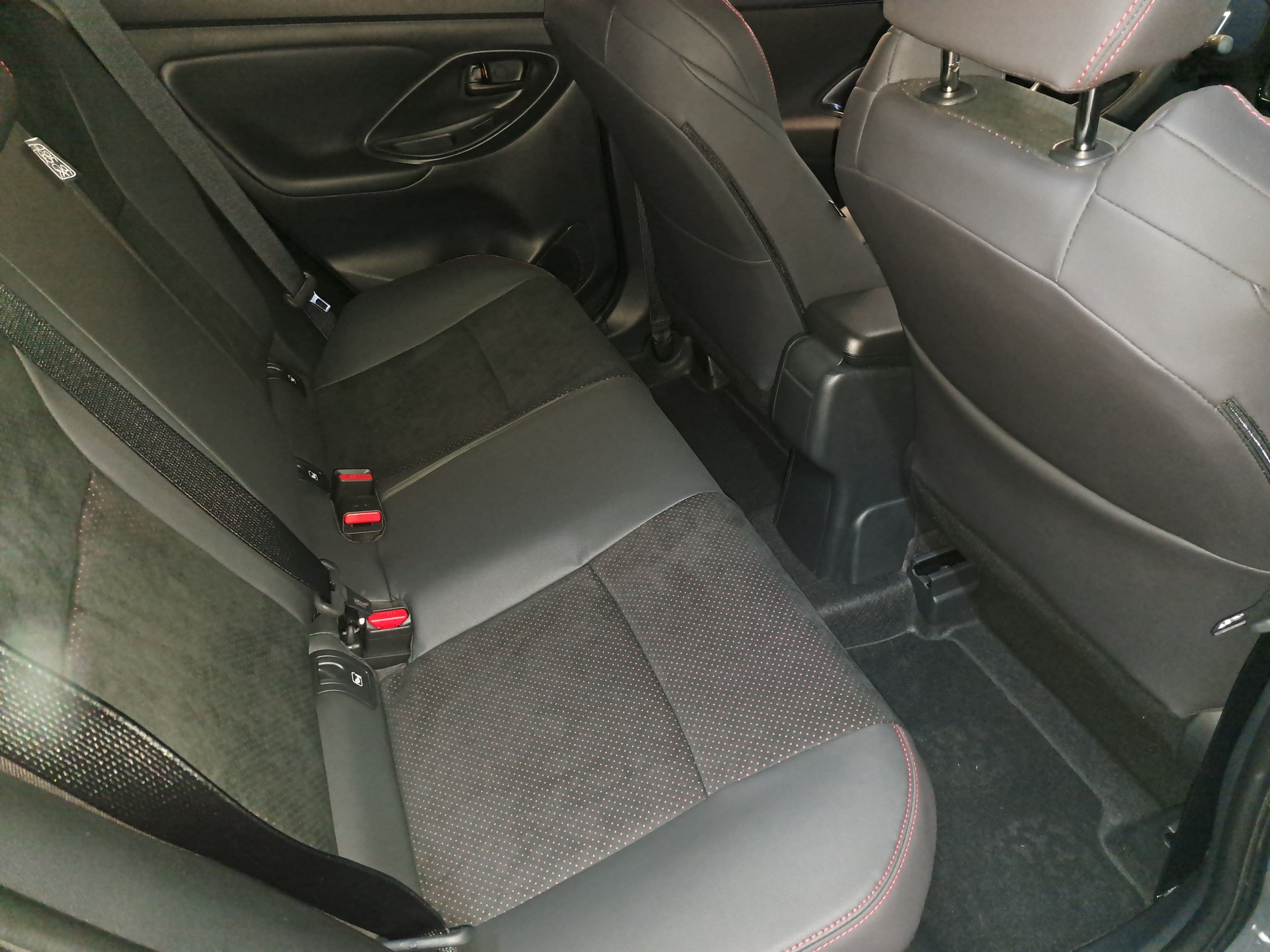 TOYOTA Yaris 1.5 GR Sport e-CVT-image-6