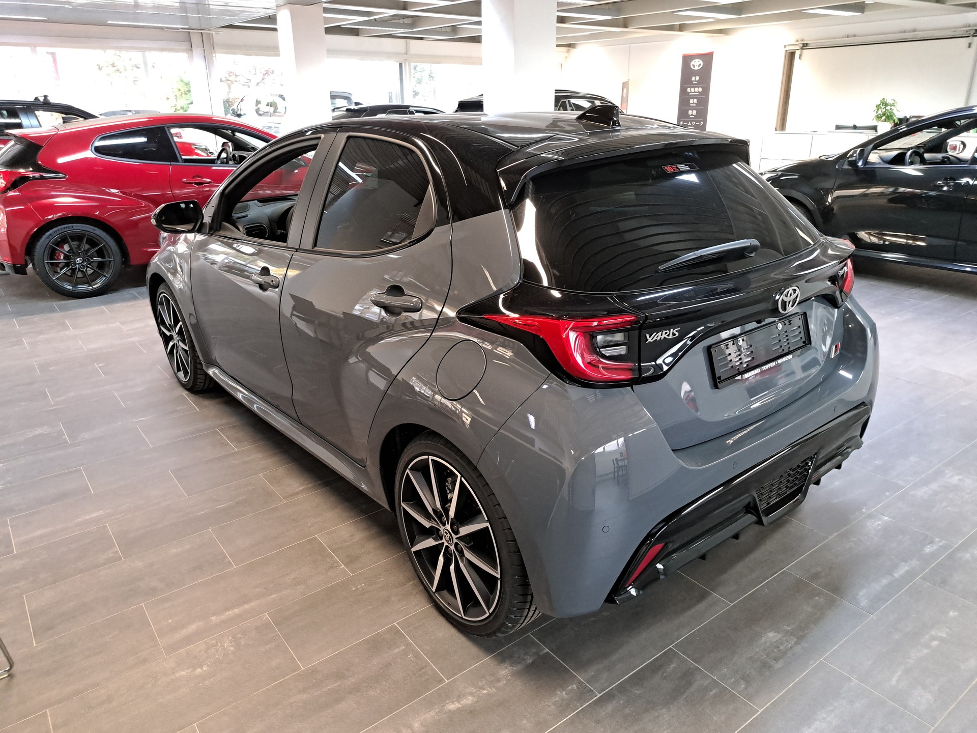 TOYOTA Yaris 1.5 GR Sport e-CVT-image-9