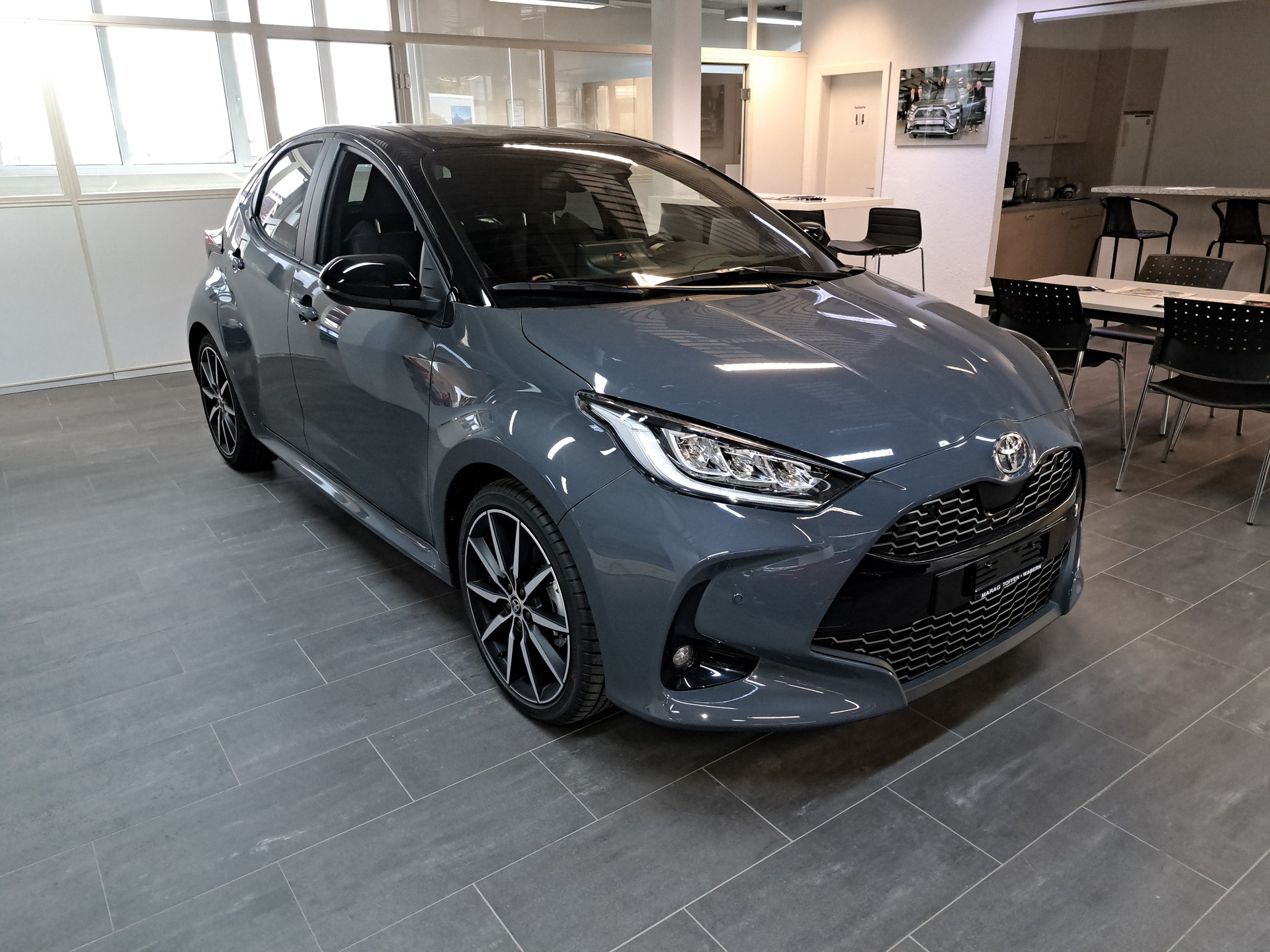 TOYOTA Yaris 1.5 GR Sport e-CVT-image-2