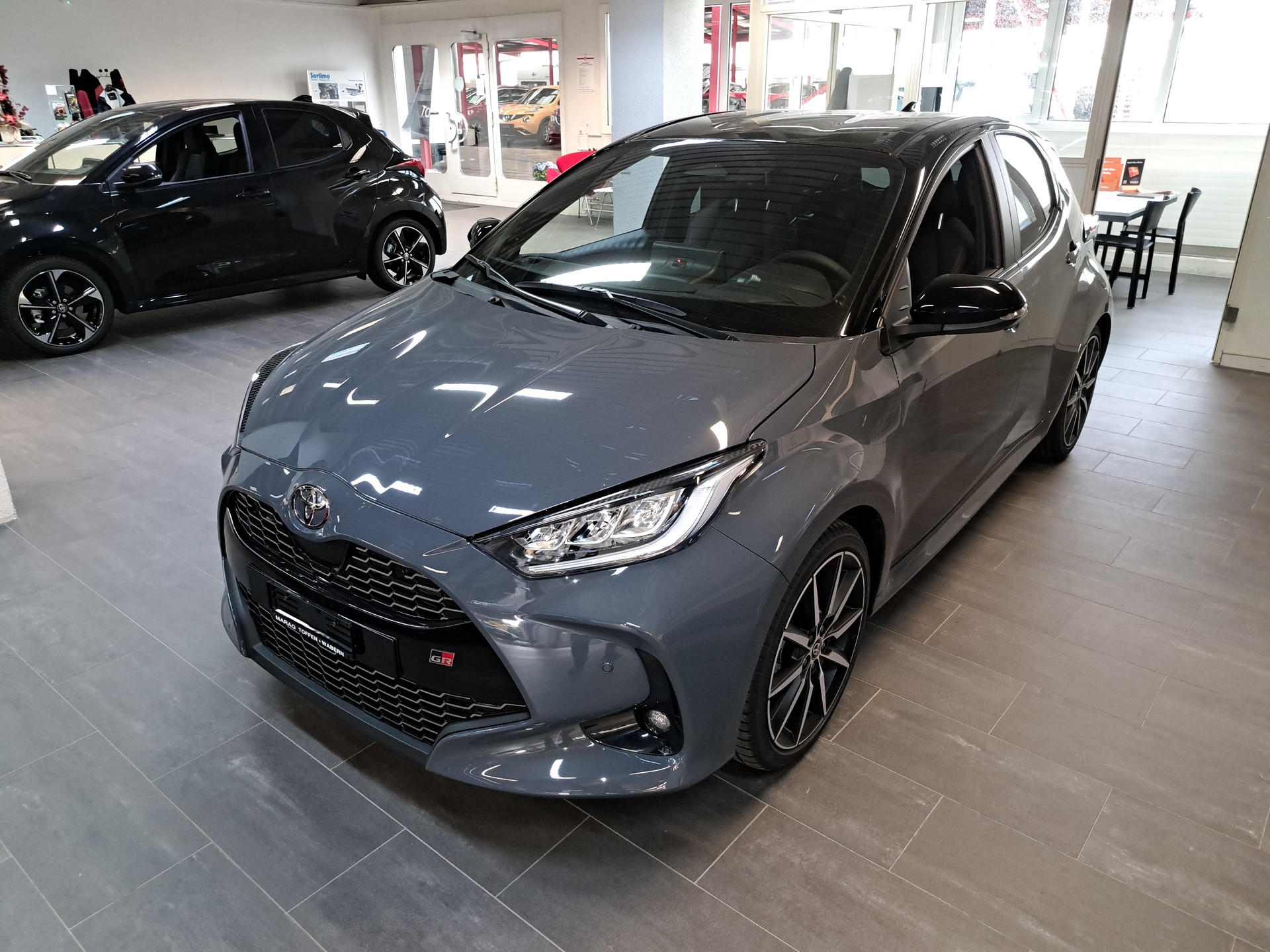 TOYOTA Yaris 1.5 GR Sport e-CVT-image-1