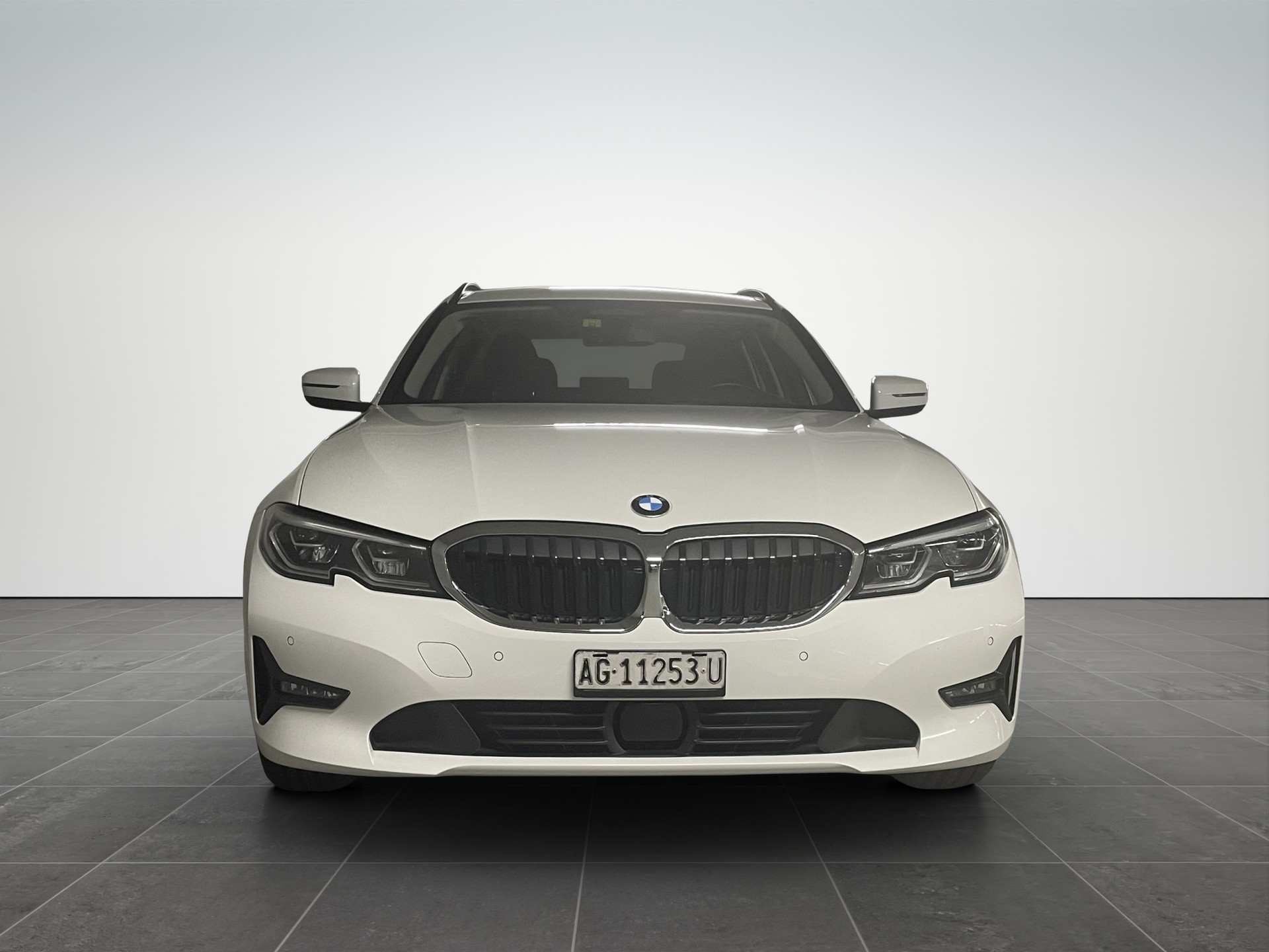BMW 320d xDrive 48V Touring Steptronic-image-6