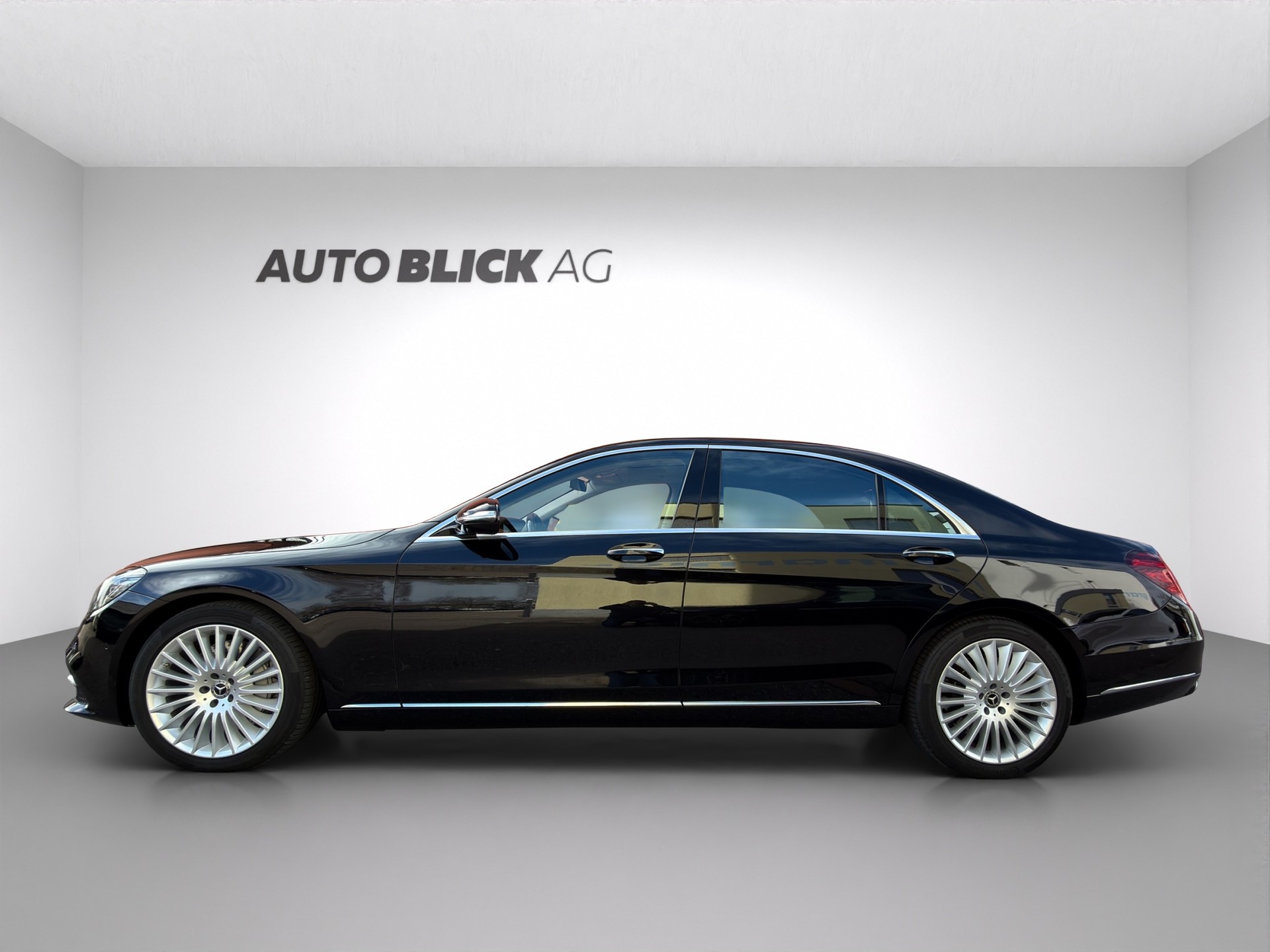 MERCEDES-BENZ S 560 L 4Matic 9G-Tronic-showroom-element-3