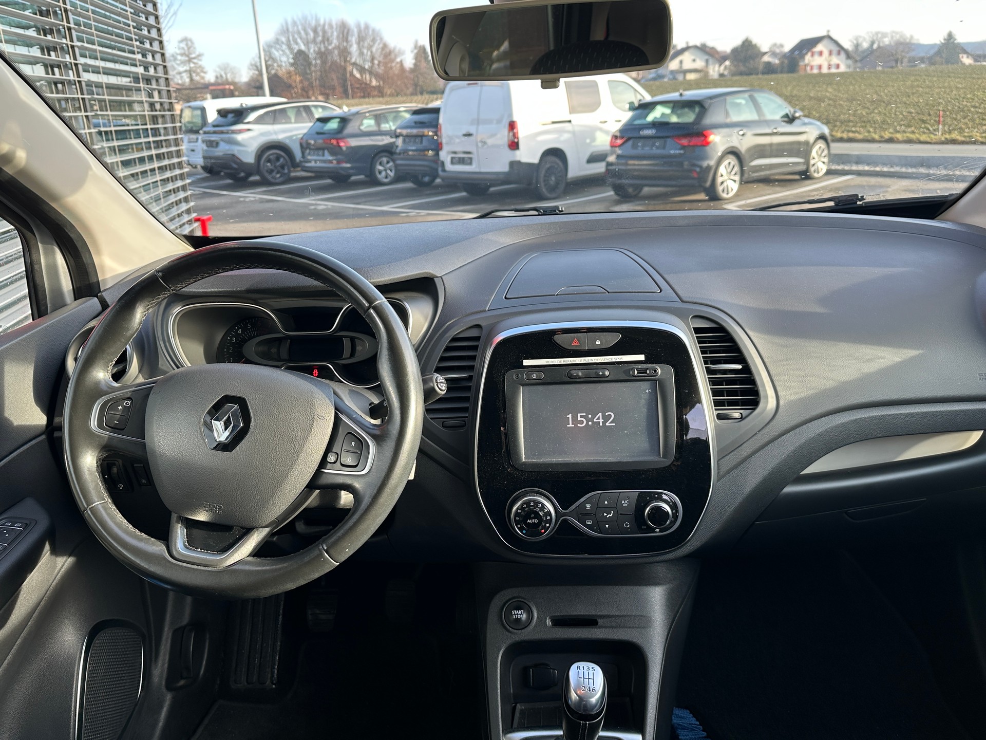 RENAULT Captur 1.2 T 16V Intens-image-5