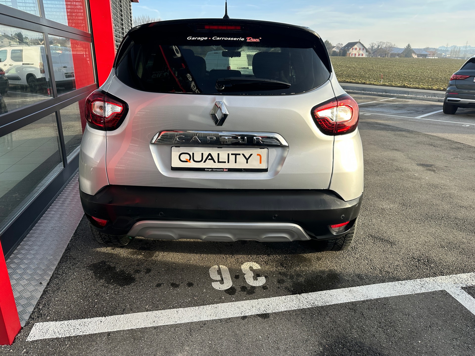 RENAULT Captur 1.2 T 16V Intens-image-4