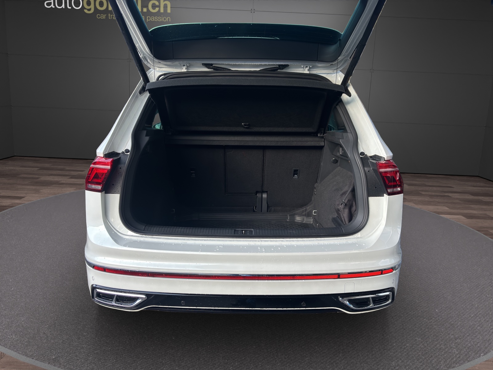 VW Tiguan 2.0TSI R-Line 4Motion DSG-image-12