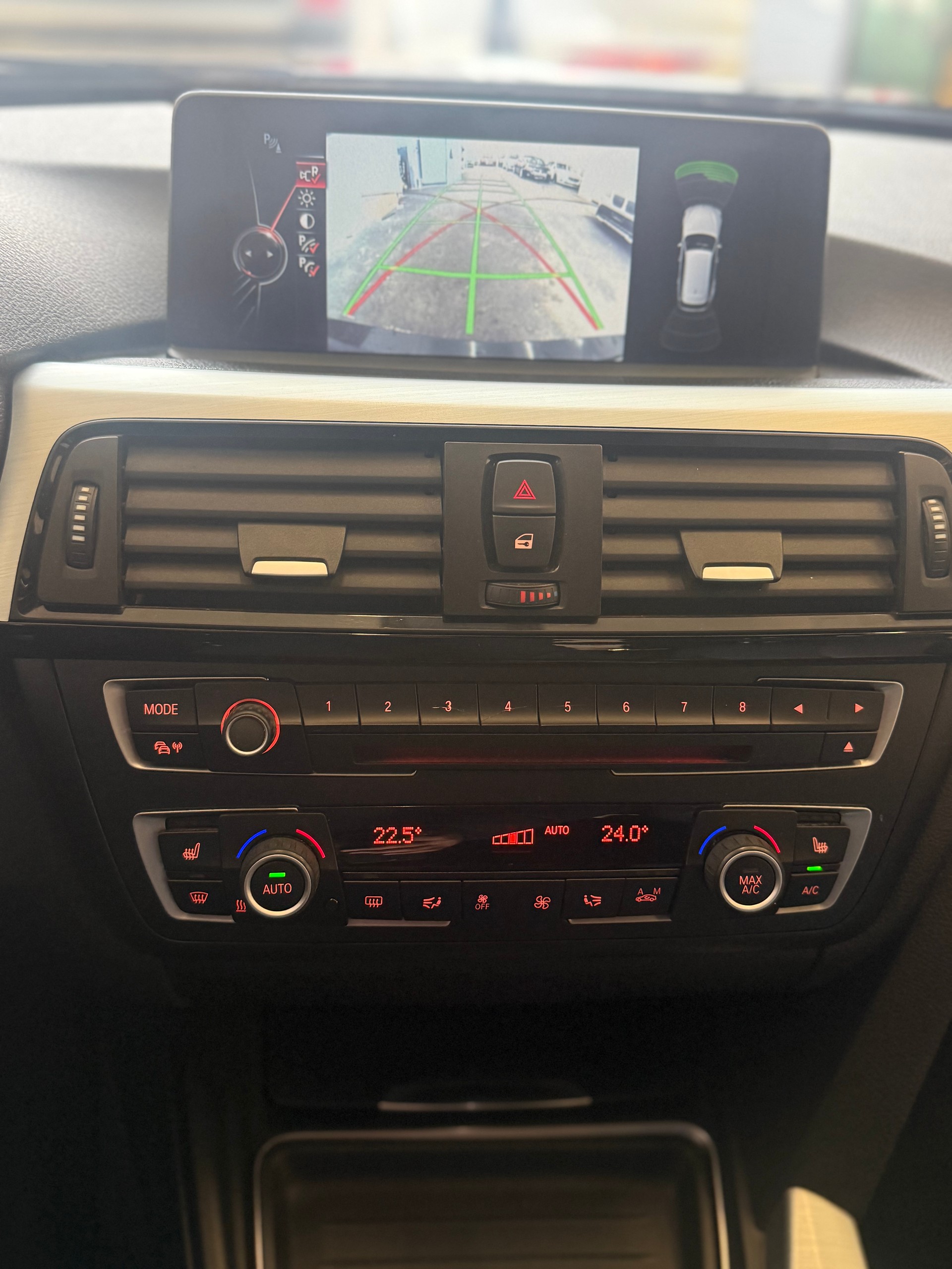BMW 330d xDrive Touring Steptronic-image-12