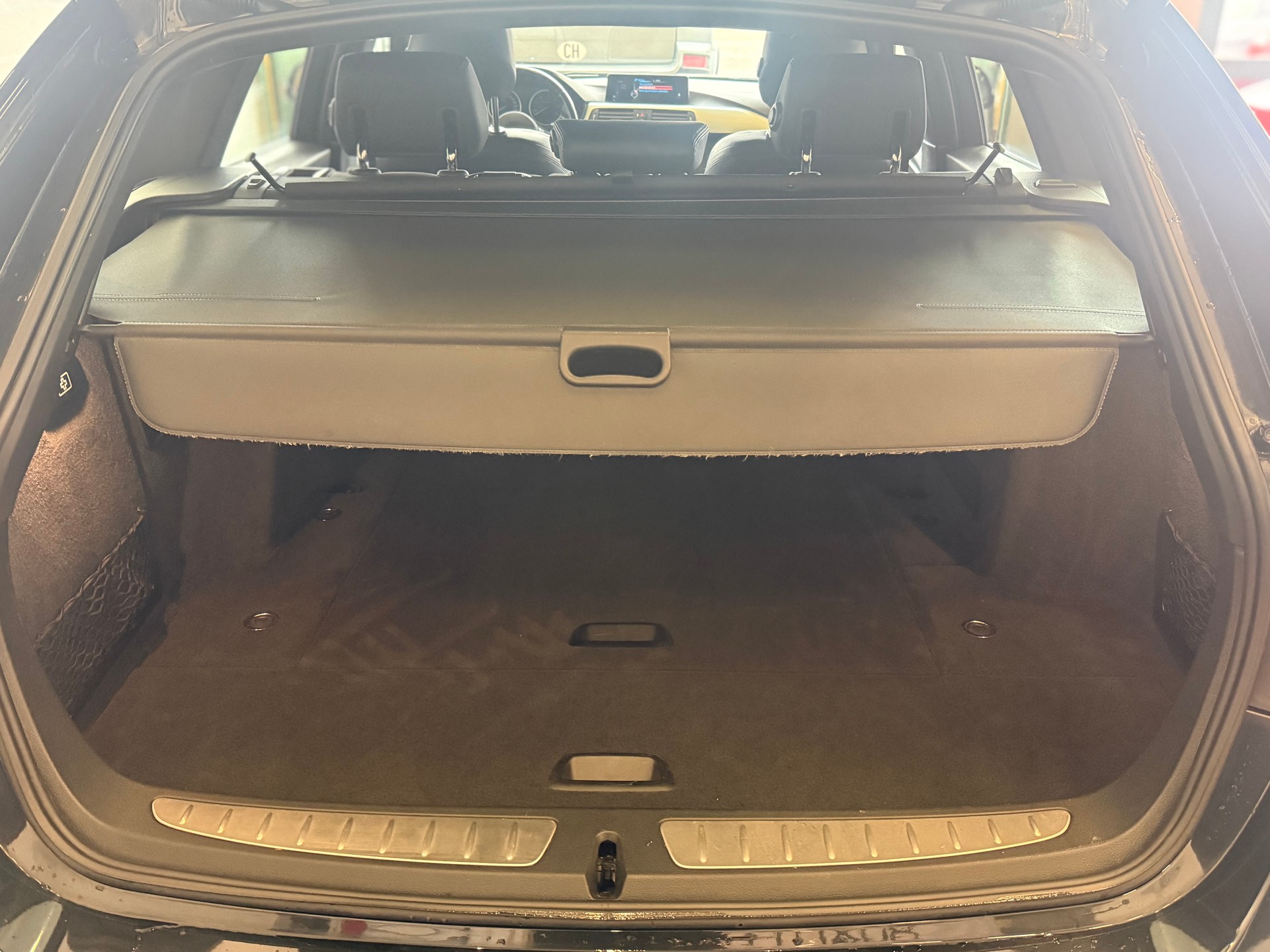 BMW 330d xDrive Touring Steptronic-image-13