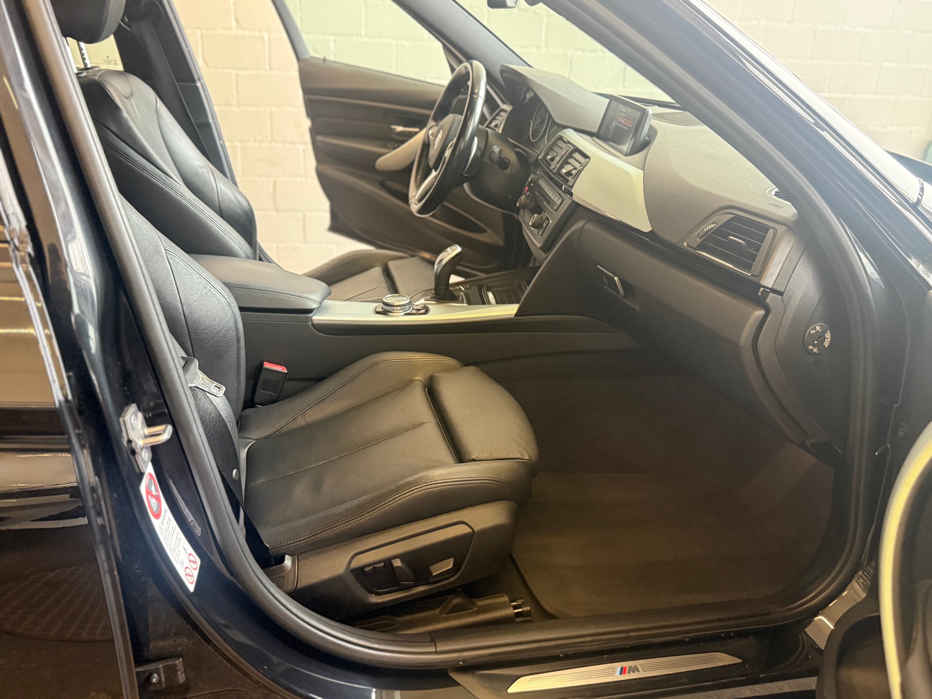 BMW 330d xDrive Touring Steptronic-image-7