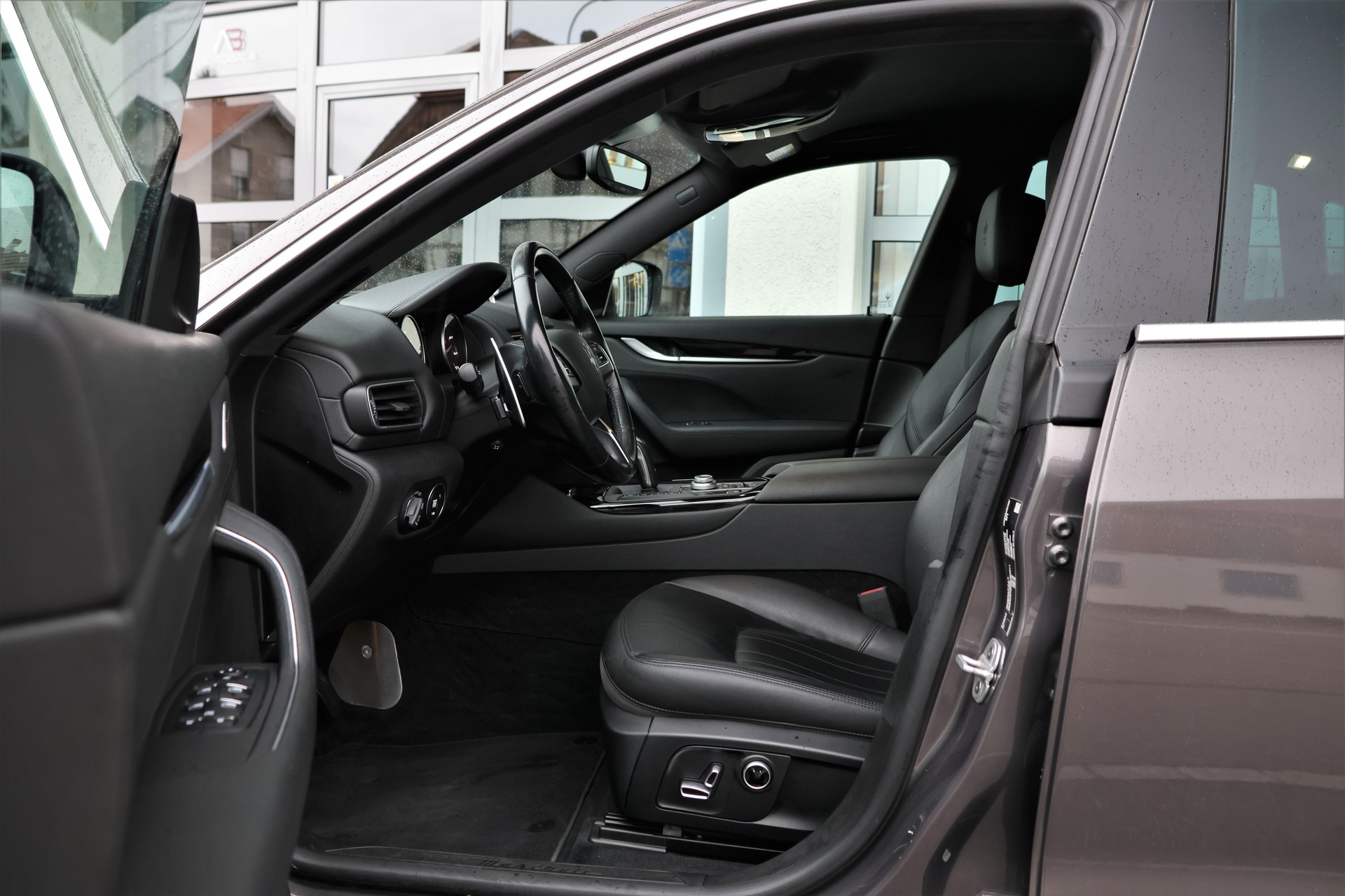MASERATI Levante 2.0 MHEV GT Hybrid Automatica (CH) + 2.7T AHK-image-10