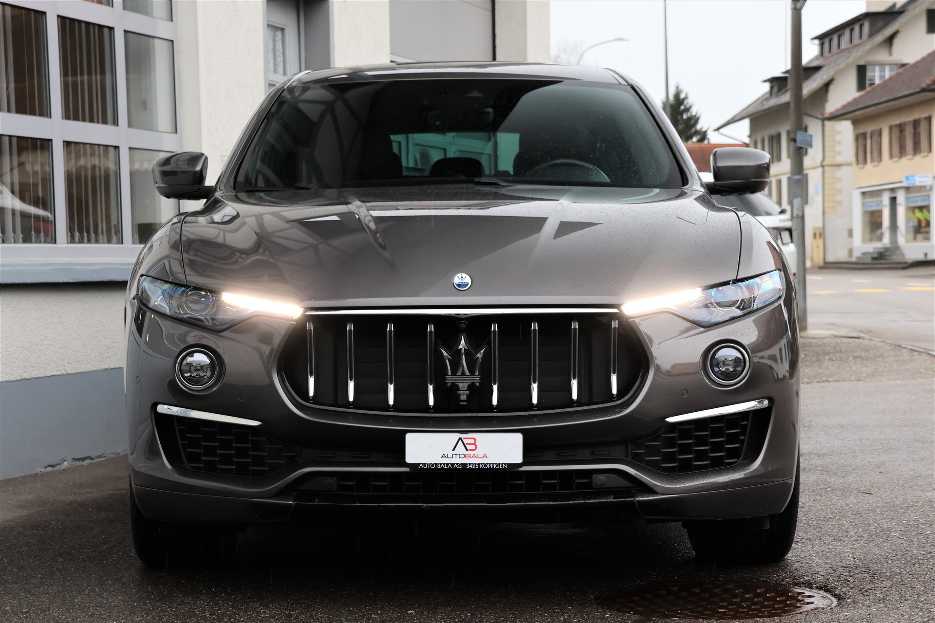 MASERATI Levante 2.0 MHEV GT Hybrid Automatica (CH) + 2.7T AHK-showroom-element-1
