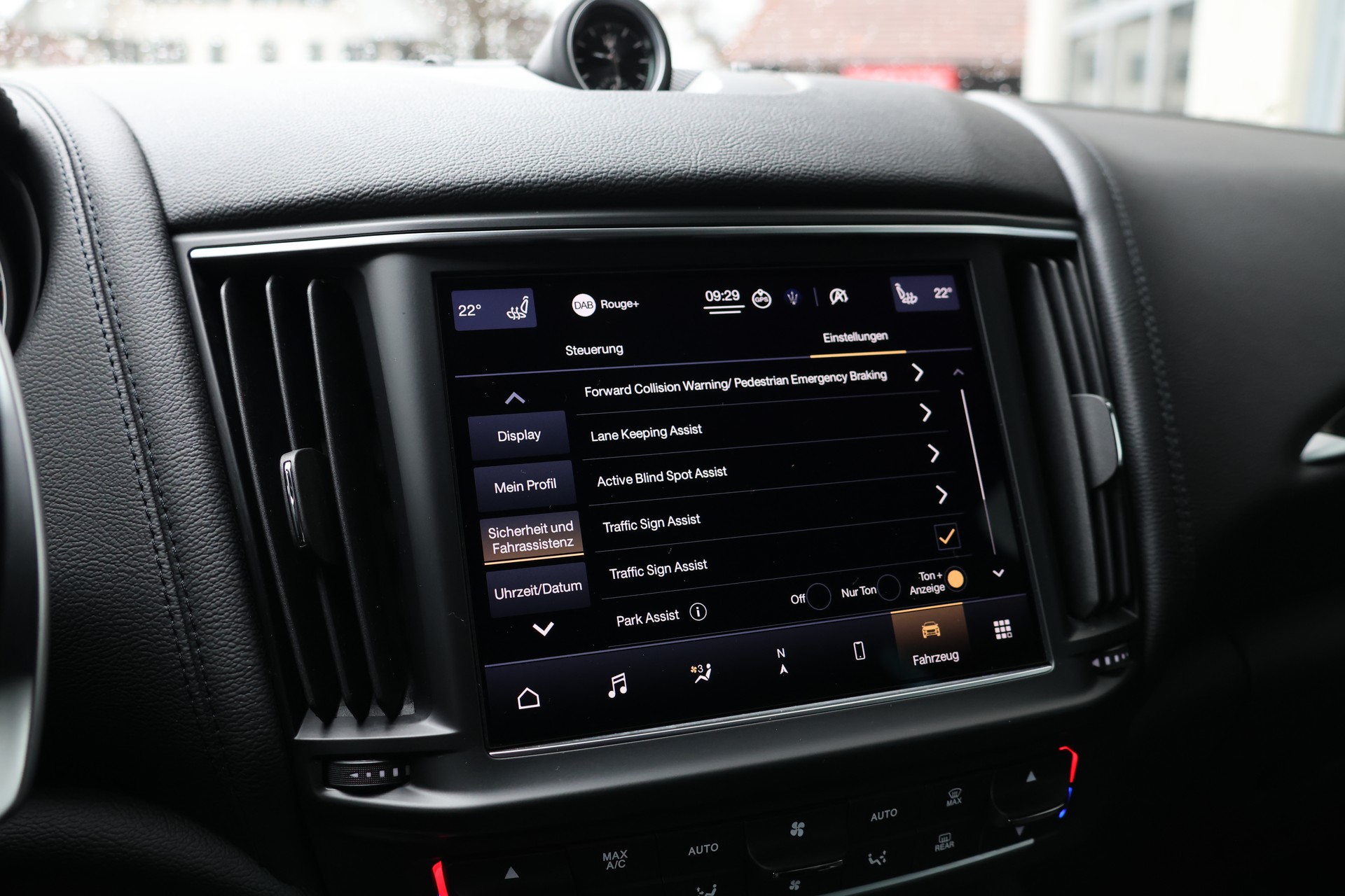 MASERATI Levante 2.0 MHEV GT Hybrid Automatica (CH) + 2.7T AHK-image-23