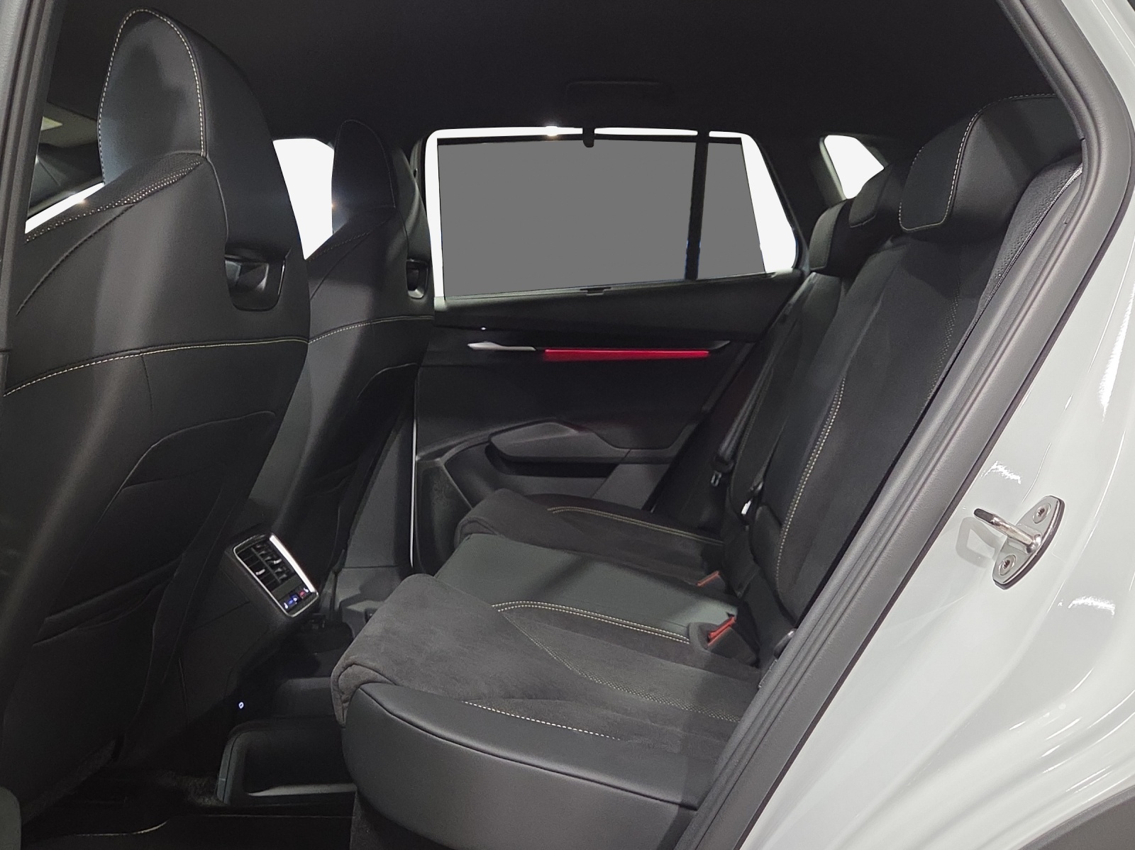 SKODA Elroq RS 4x4-image-11