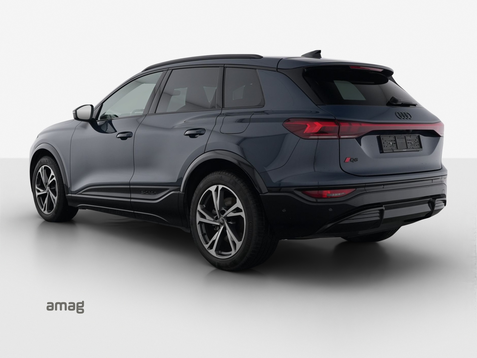 AUDI Q6 e-tron quattro-image-2