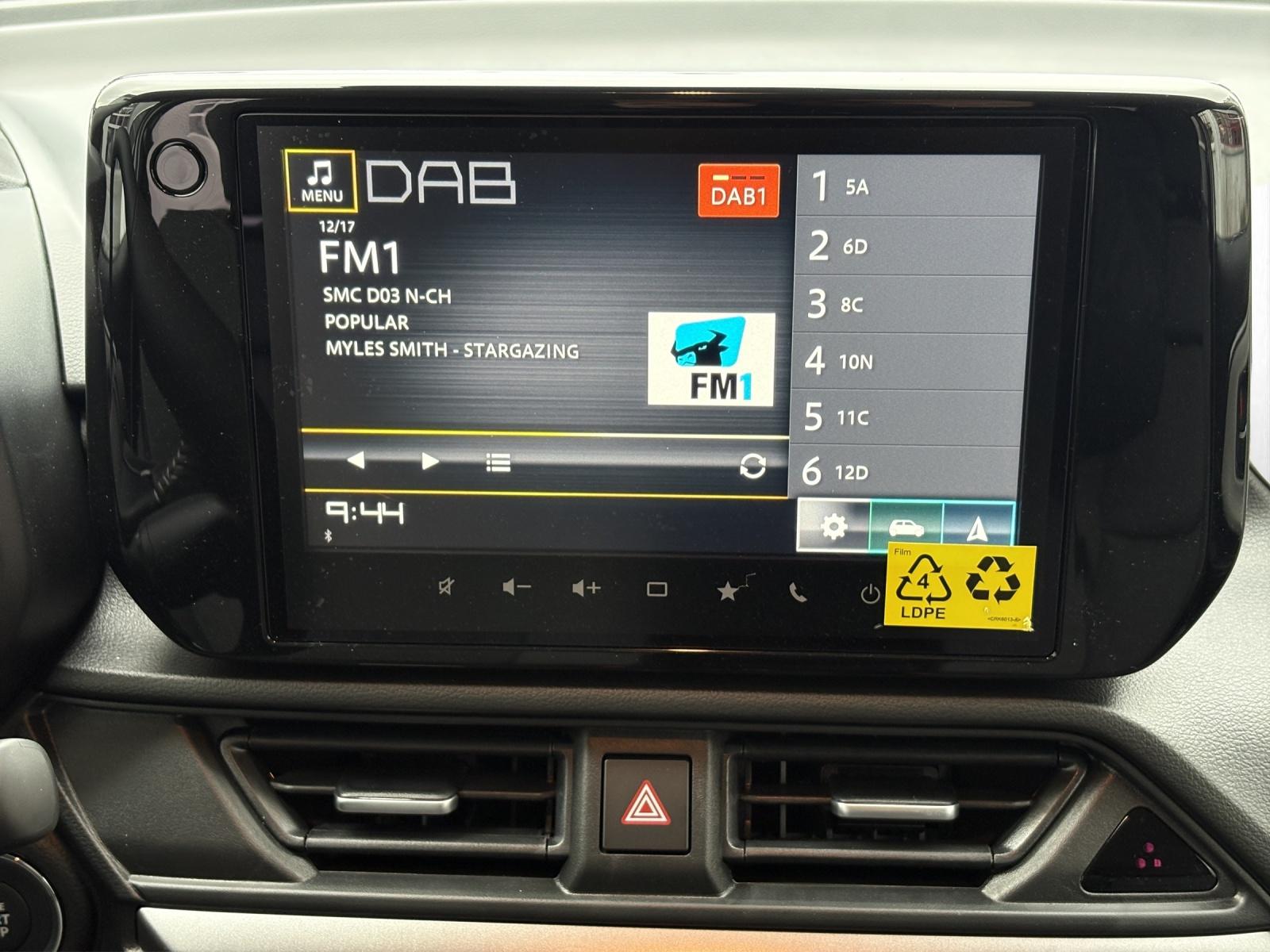SUZUKI Swift 1.2 Sakura Top Hybrid 4x4-image-11