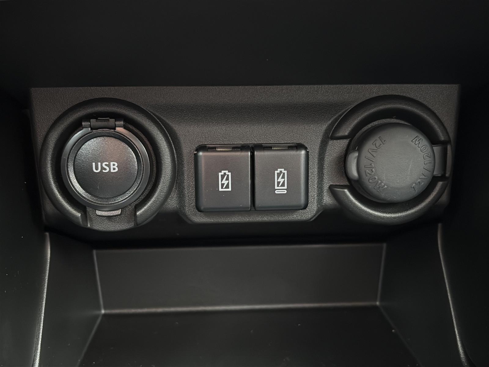 SUZUKI Swift 1.2 Sakura Top Hybrid 4x4-image-19