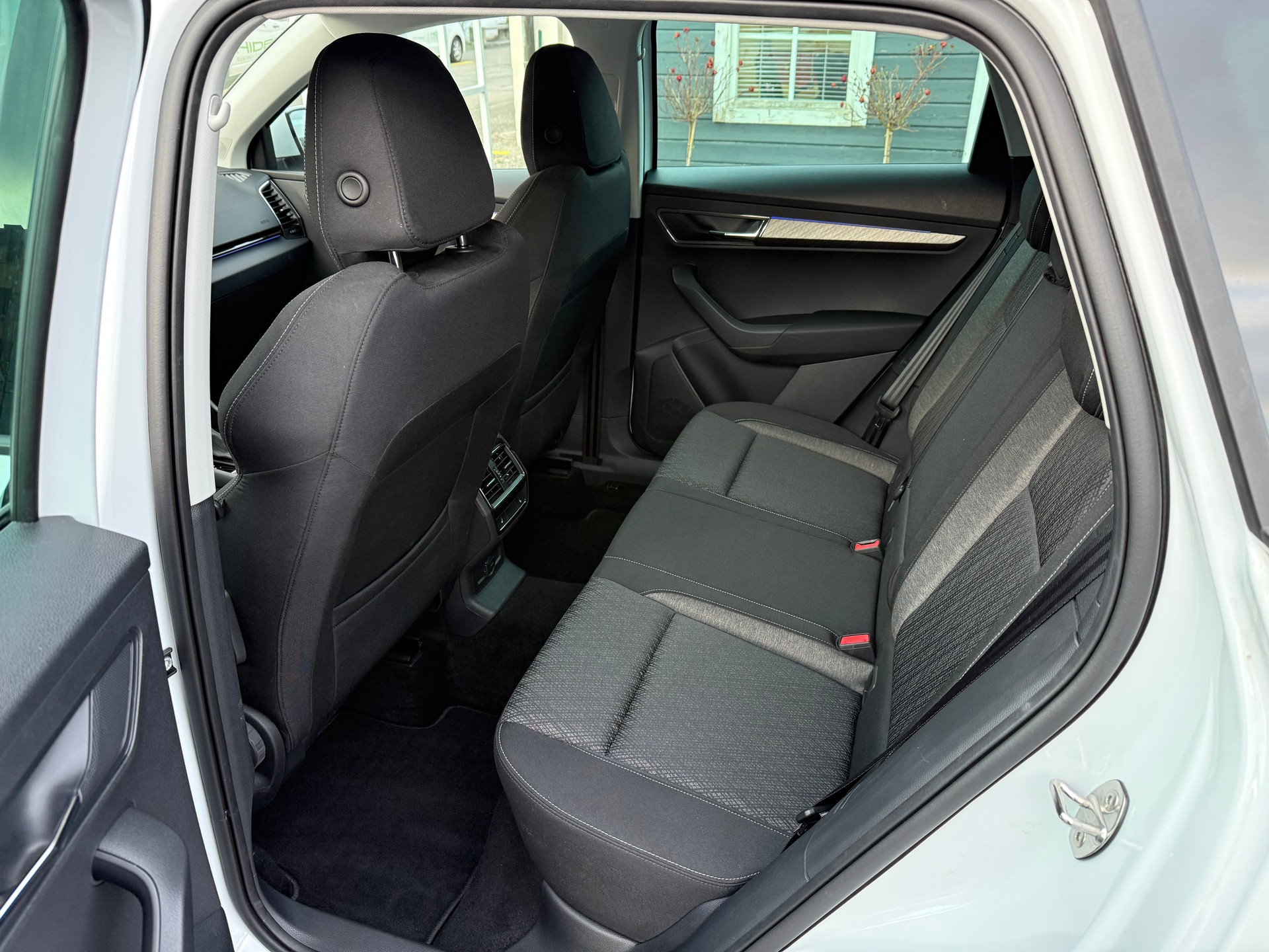 SKODA Karoq 2.0 TDI Style 4x4 DSG-image-10