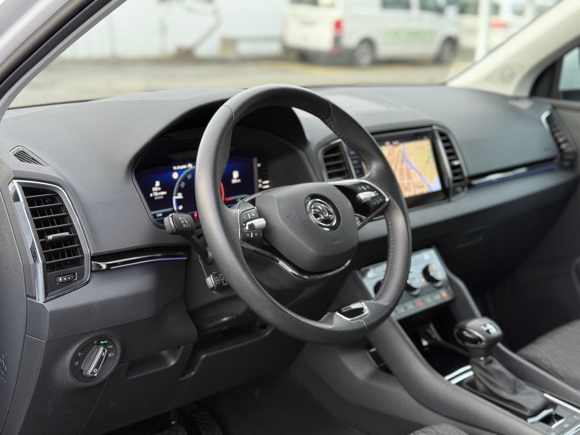 SKODA Karoq 2.0 TDI Style 4x4 DSG-image-6