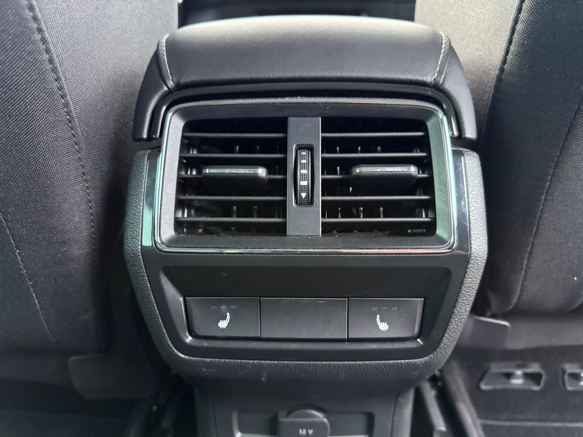 SKODA Karoq 2.0 TDI Style 4x4 DSG-image-17