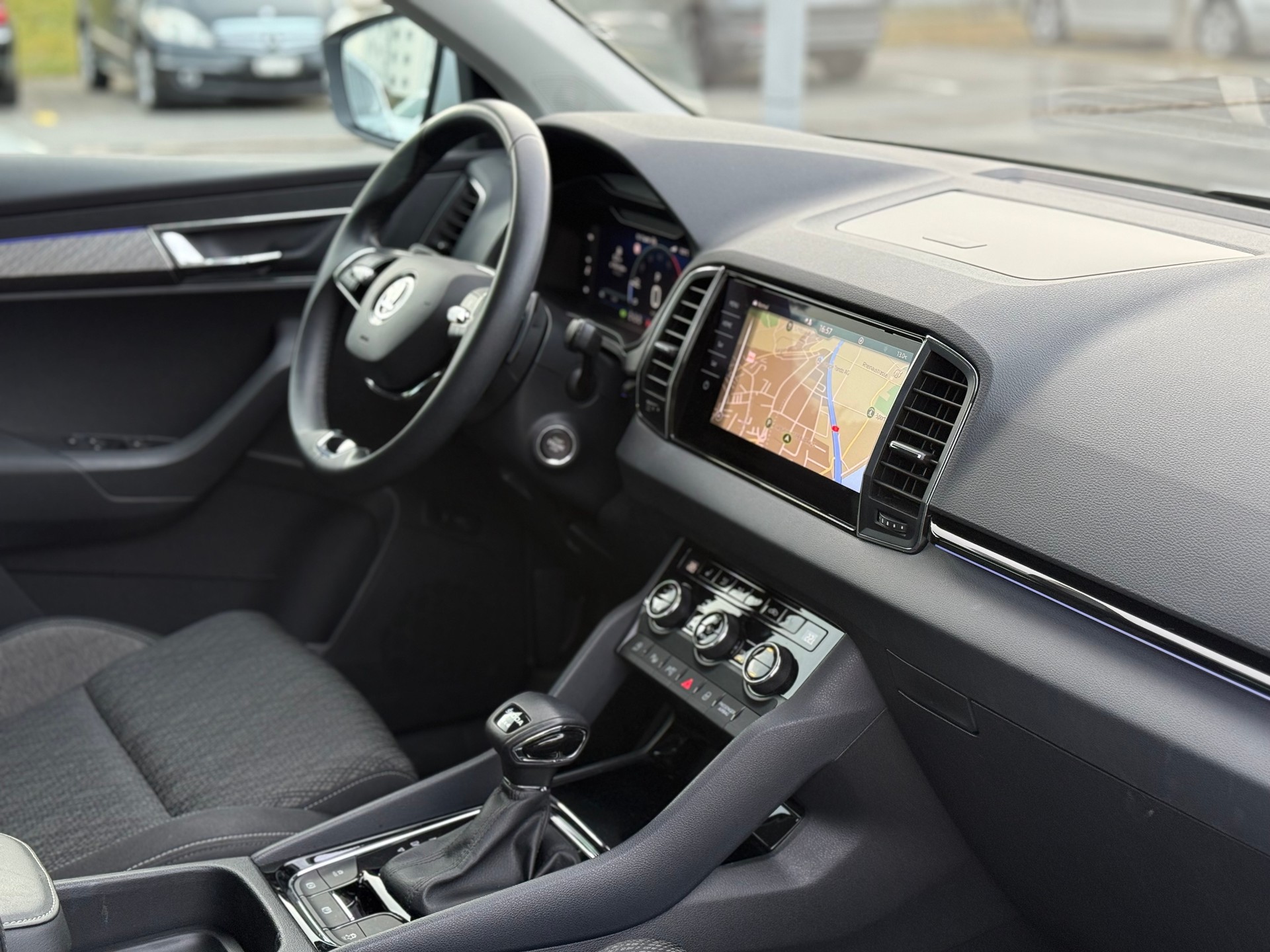 SKODA Karoq 2.0 TDI Style 4x4 DSG-image-20