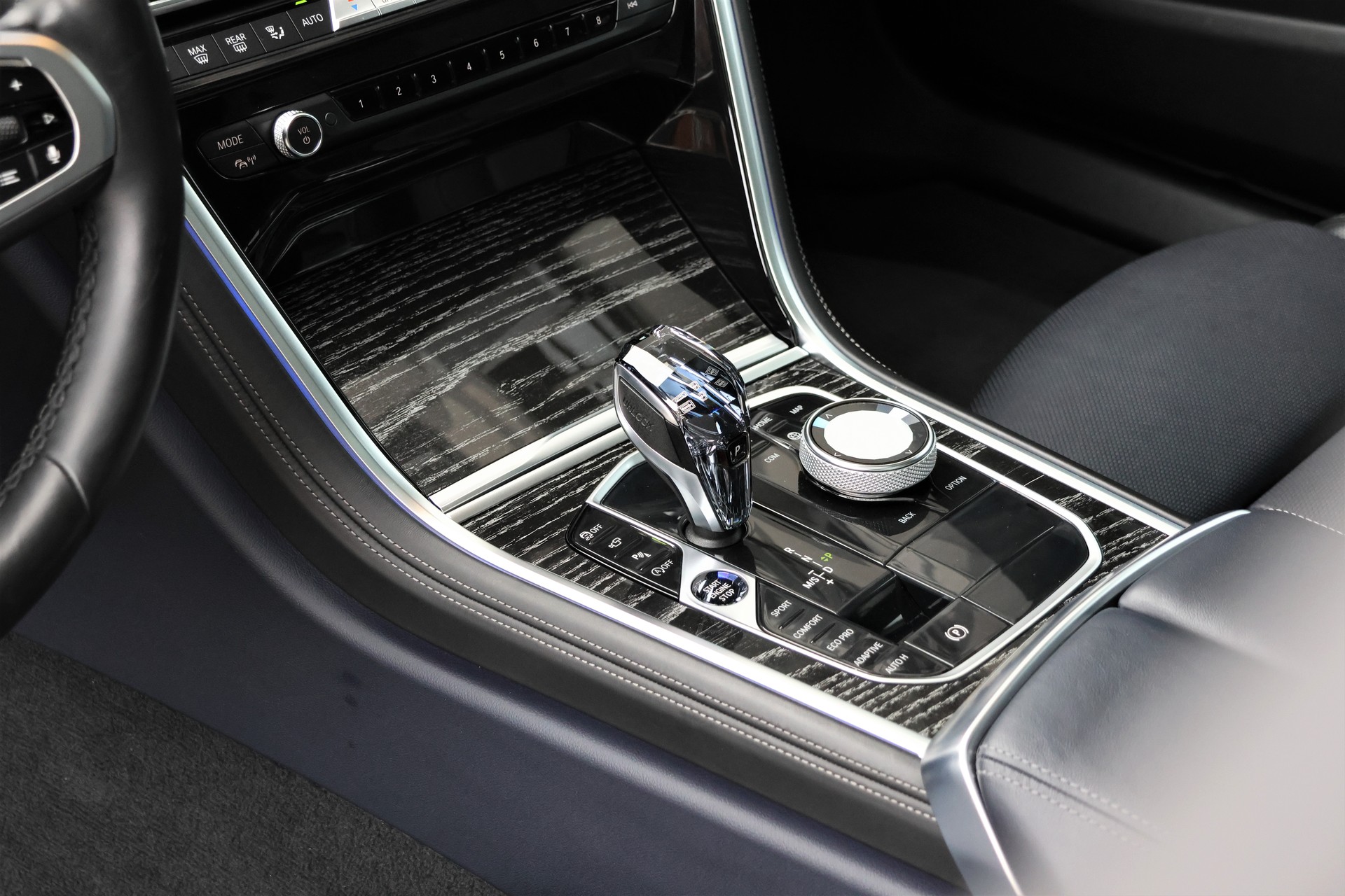 BMW 840i xDrive M Sport Steptronic-image-10