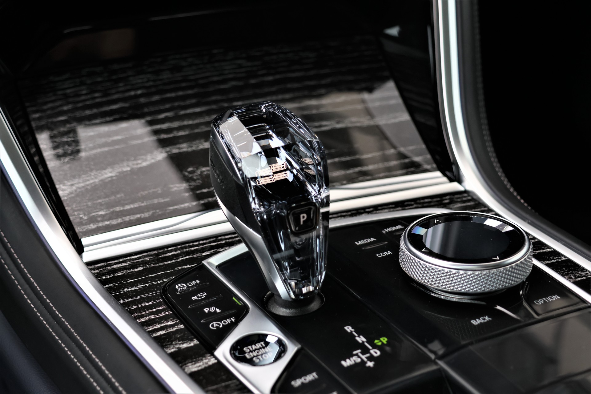 BMW 840i xDrive M Sport Steptronic-image-19