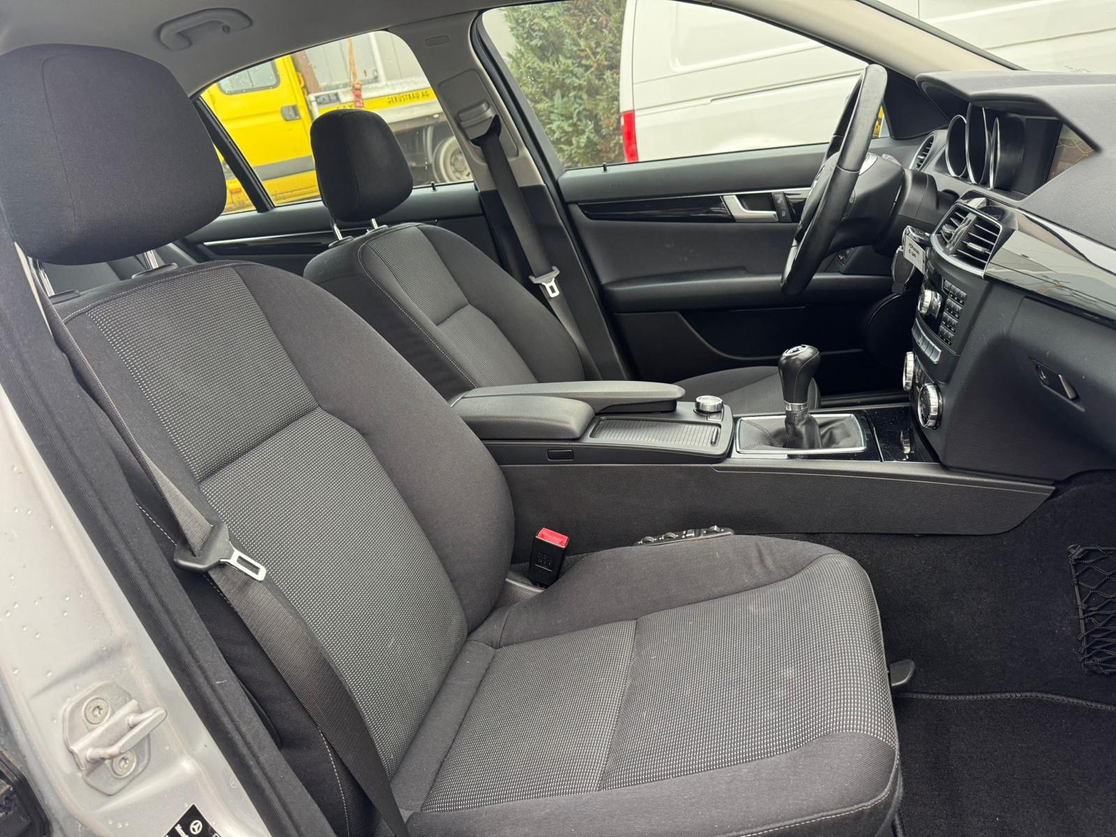 MERCEDES-BENZ C 200 CDI-image-11
